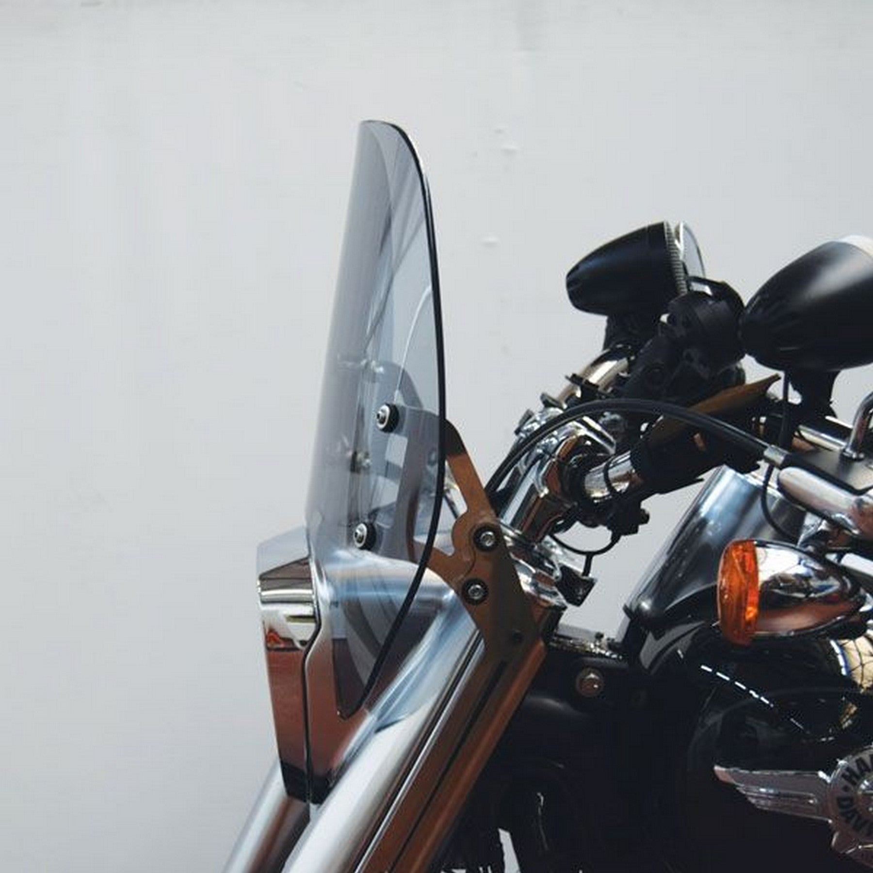 Isotta Screen with Variable Tilt | Harley Davidson Fat Boy 2018> -   Pyramid Motorcycle Accessories