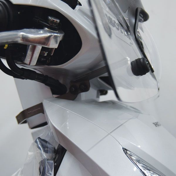 Isotta Medium Screen with Anti-Sun Refraction | Clear | Honda Vision 110 -   Pyramid Motorcycle Accessories