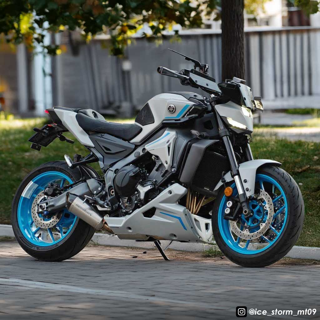 Pyramid Front Infill Panels | Ice Storm | Yamaha MT-09 2025>Current -   Pyramid Motorcycle Accessories
