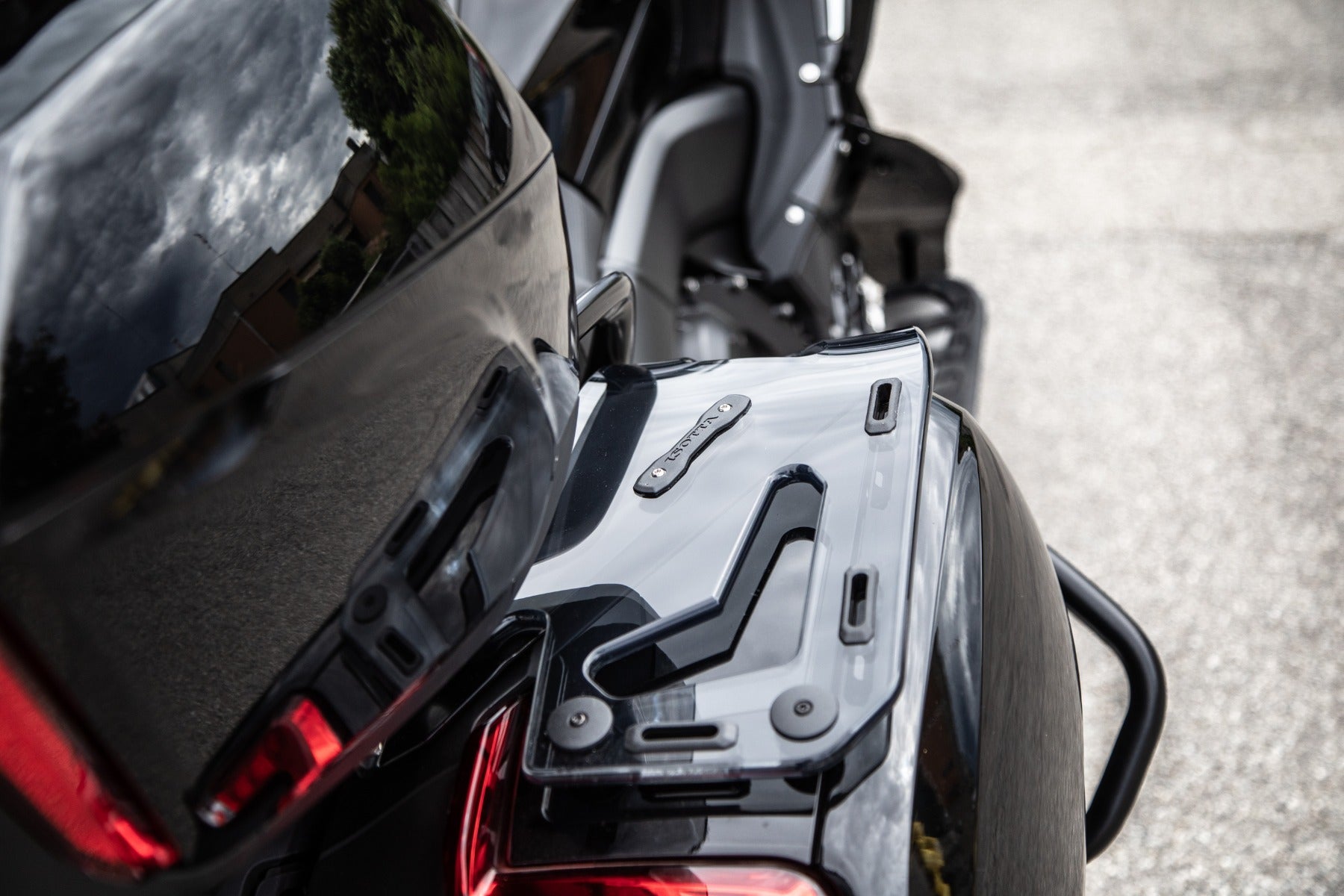 Isotta Luggage Racks For Panniers - Plexiglass | Light Smoke | BMW K 1600 Grand America 2017>2024 -  Shop name