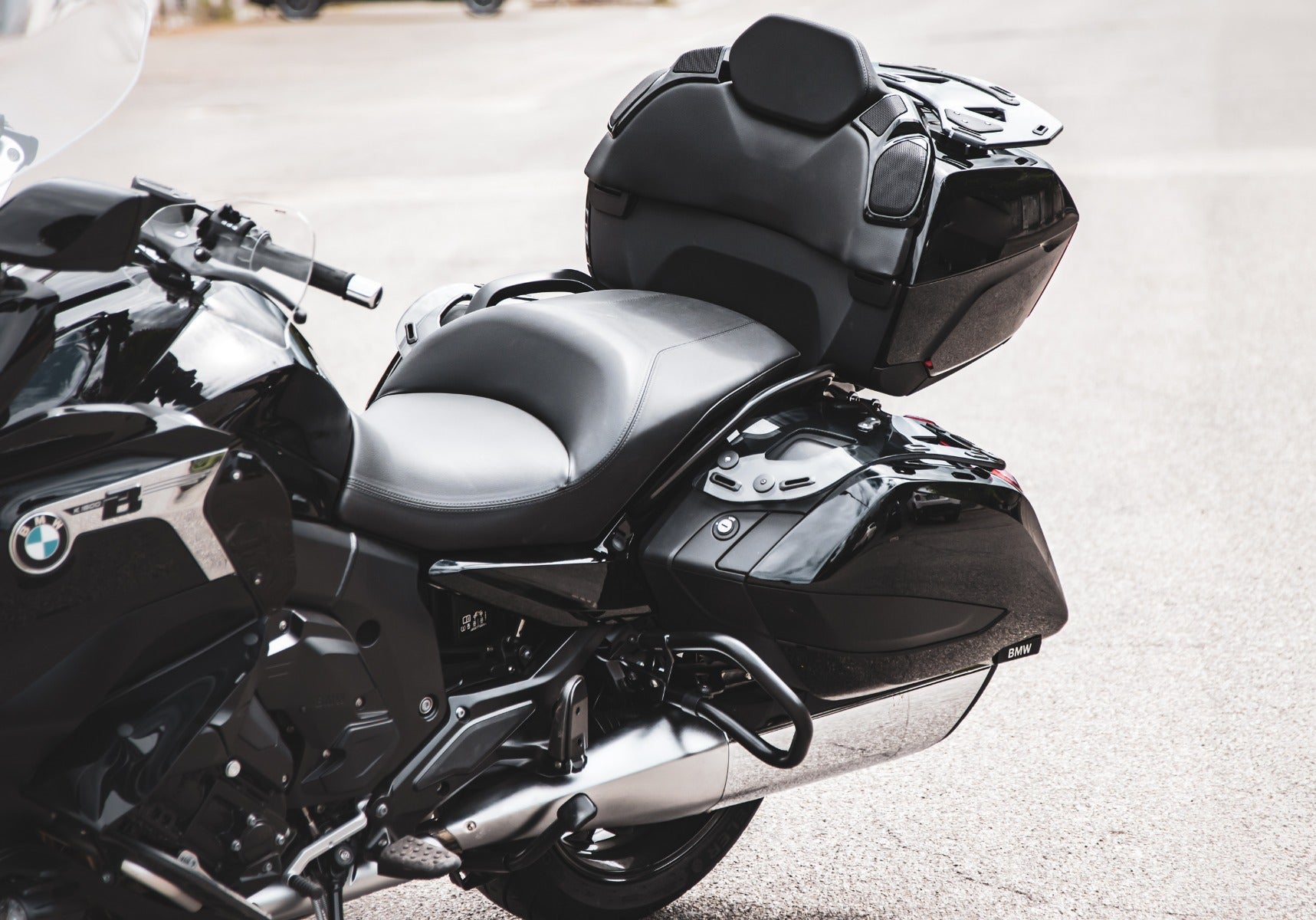 Isotta Luggage Racks For Panniers - Plexiglass | Light Smoke | BMW K 1600 Grand America 2017>2024 -  Shop name