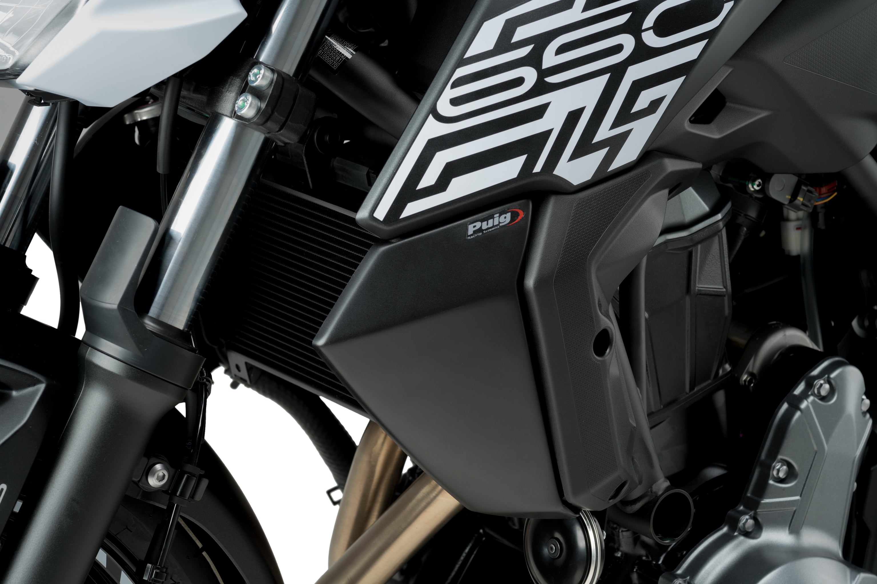 Puig Radiator Cheeks | Matte Black | Kawasaki Z650 2017>2019 -  Shop name