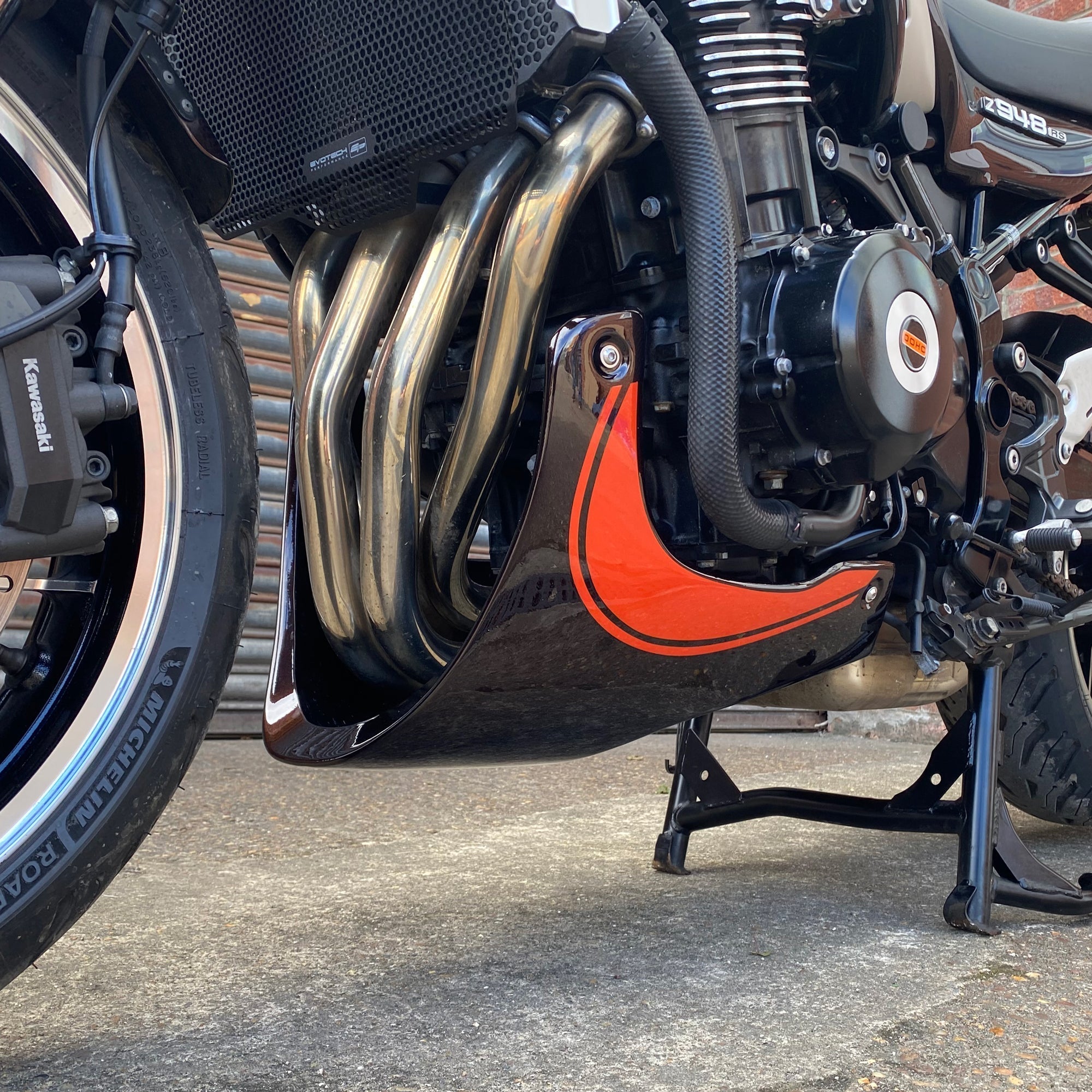 Pyramid Belly Pan | Gloss Black | Kawasaki Z 900 RS 2019>Current -   Pyramid Motorcycle Accessories