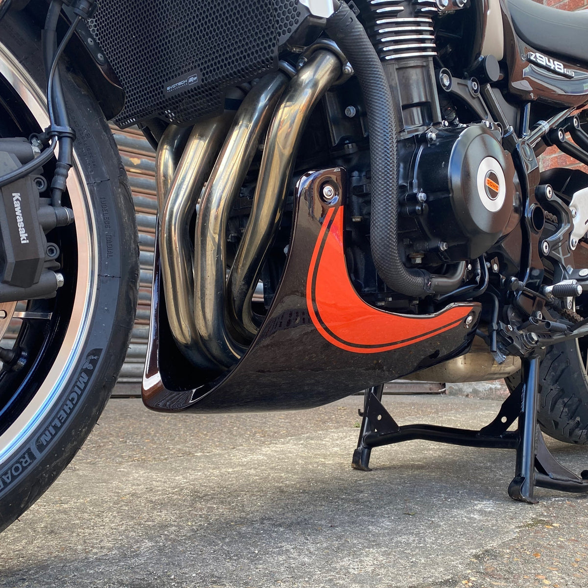 Pyramid Belly Pan | Candy Green/Metallic Yellow | Kawasaki Z 900 RS 2024>2025 -   Pyramid Motorcycle Accessories