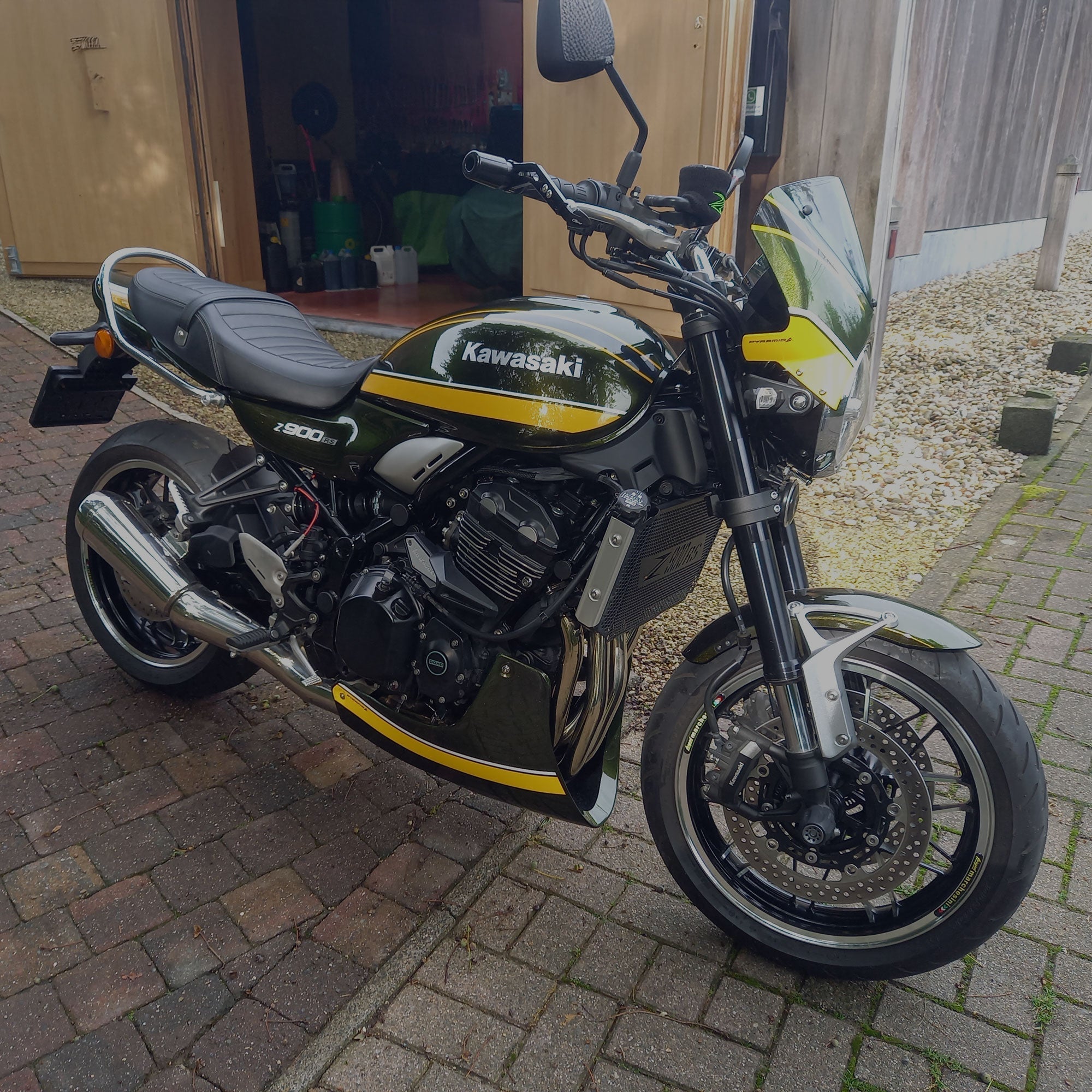 Pyramid Belly Pan | Metallic Green (Candytone Green Scheme) | Kawasaki Z 900 RS 2019>2020 -  Shop name