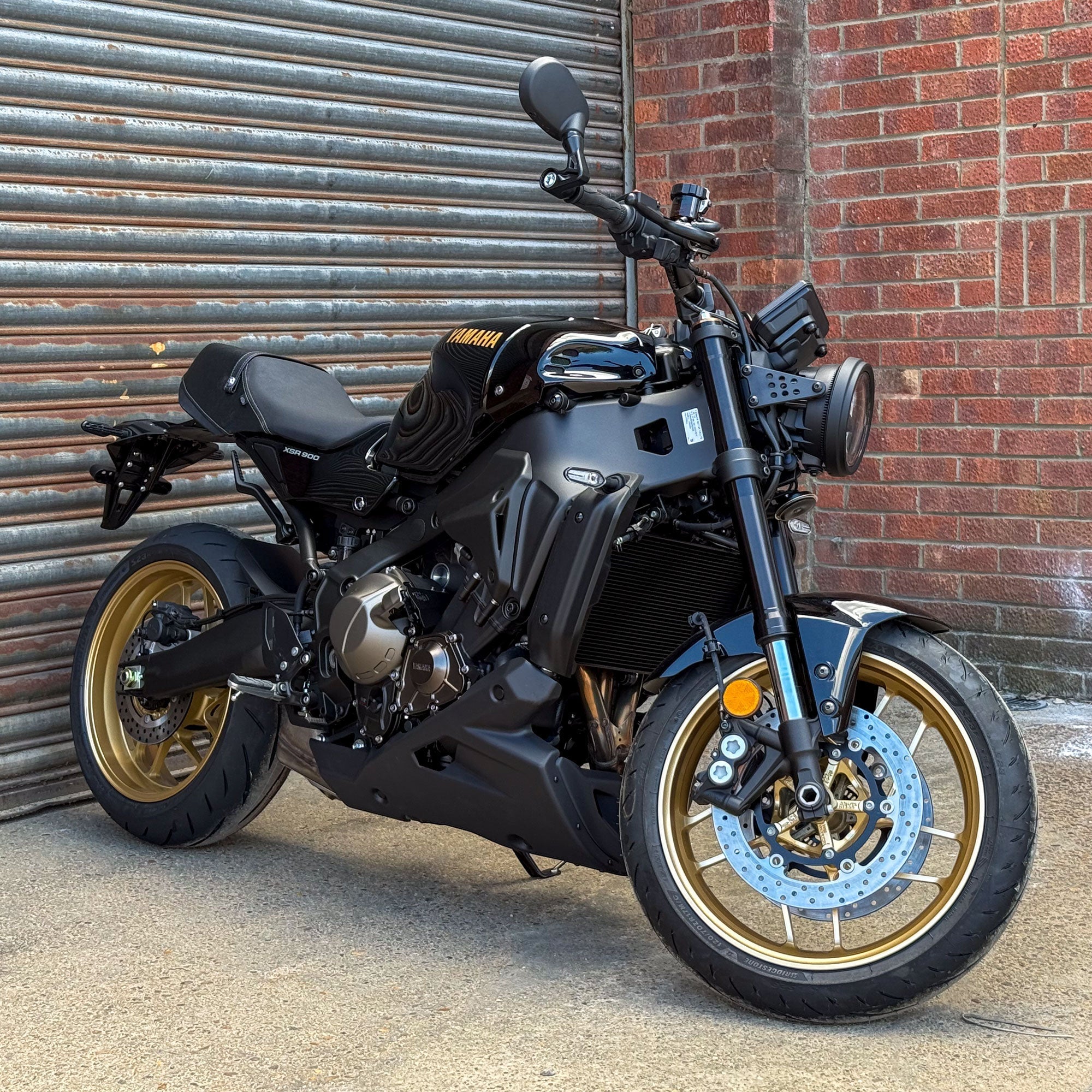 Pyramid Belly Pan | Midnight Black (USA: Raven Black) | Yamaha XSR 900