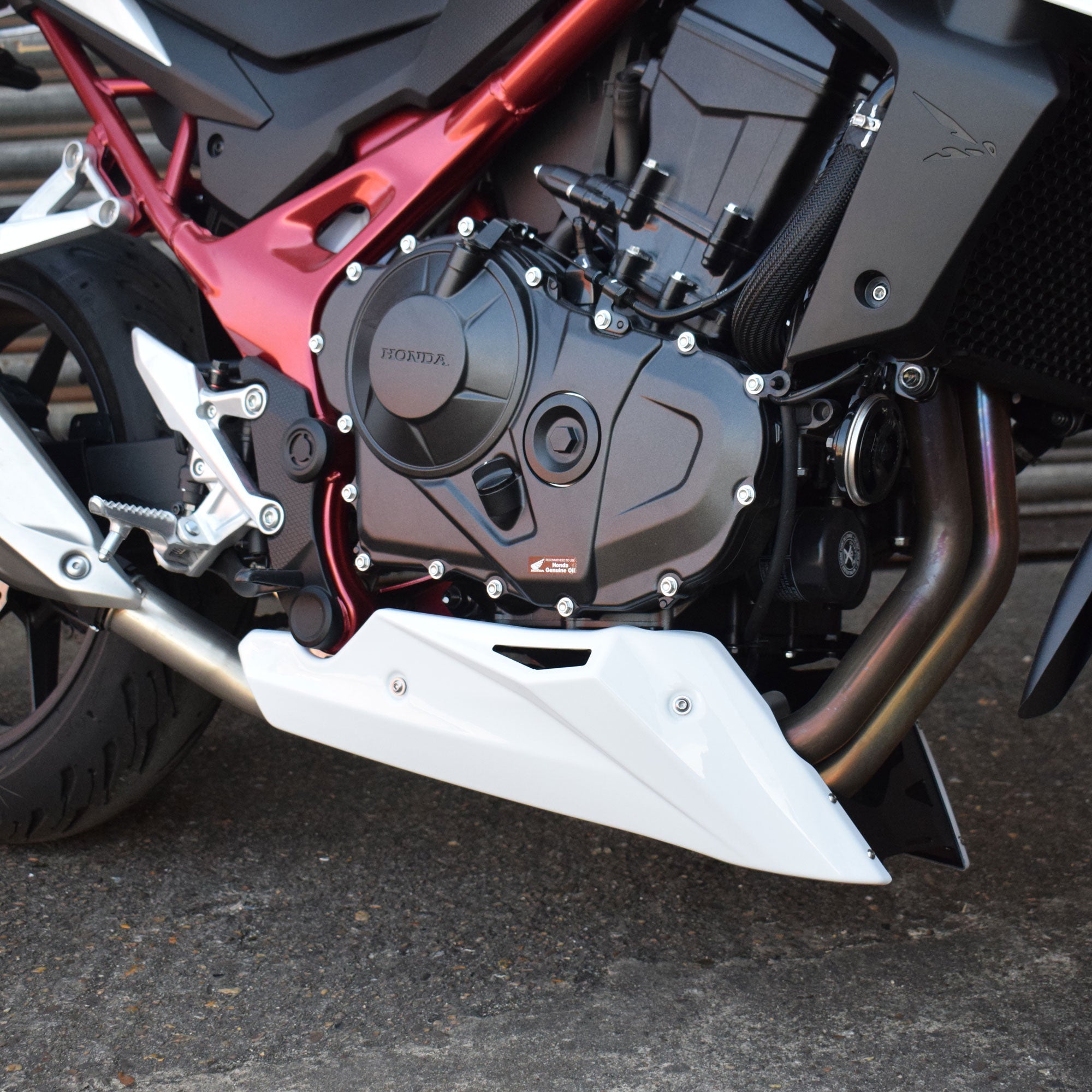 Pyramid Belly Pan | Pearl Glare White | Honda CB 750 Hornet 2023>Current-21577C-Belly Pans-Pyramid Motorcycle Accessories