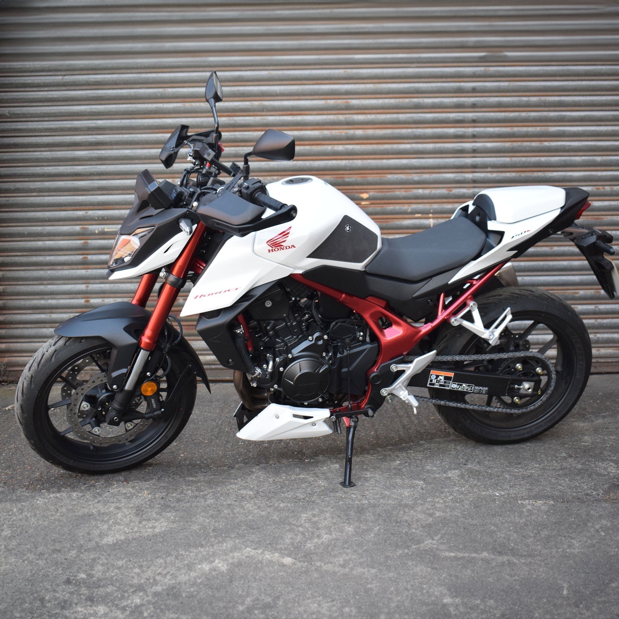 Pyramid Belly Pan | Pearl Glare White | Honda CB750 Hornet 2023>Current -  Shop name