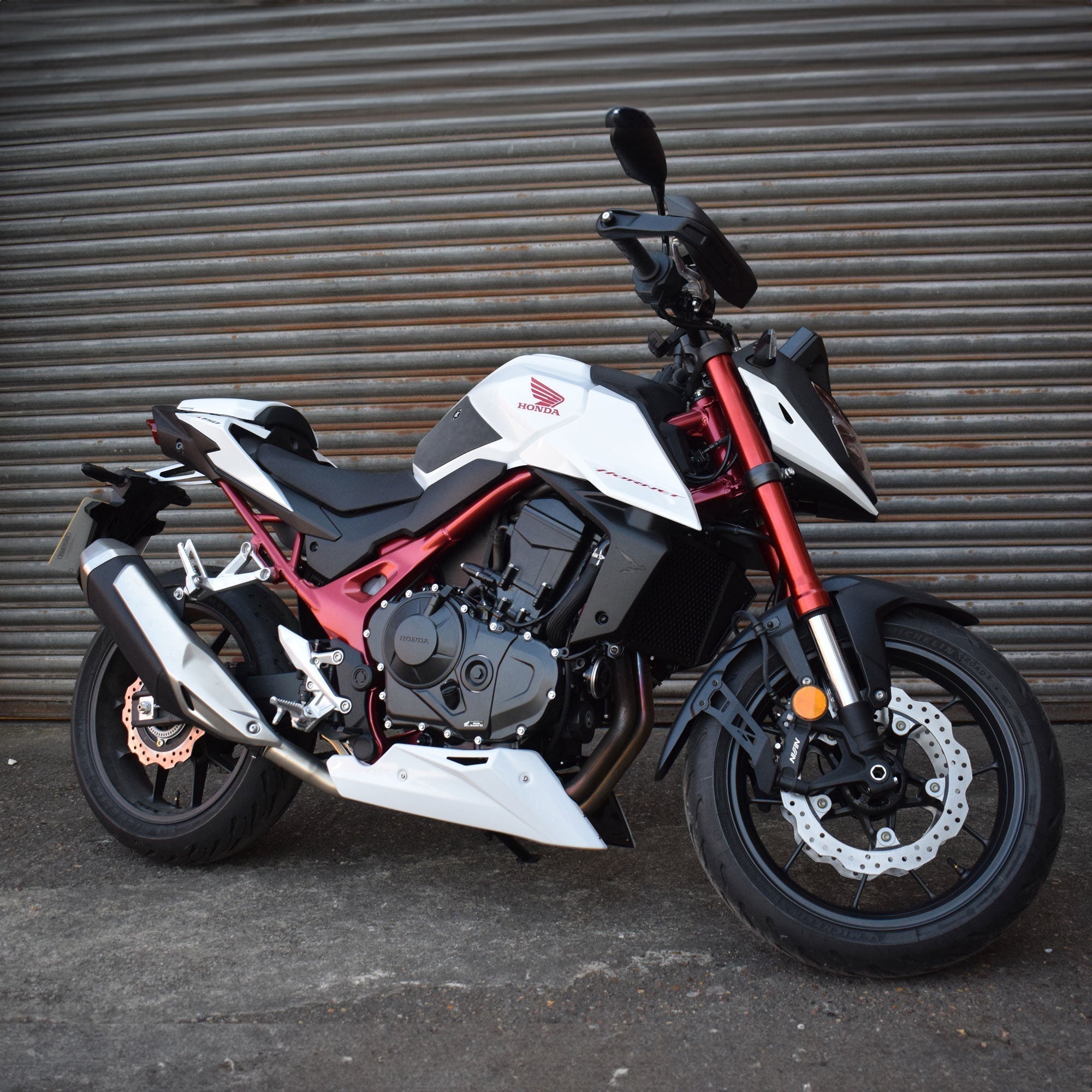 Pyramid Belly Pan | Pearl Glare White | Honda CB750 Hornet 2023>Current -  Shop name