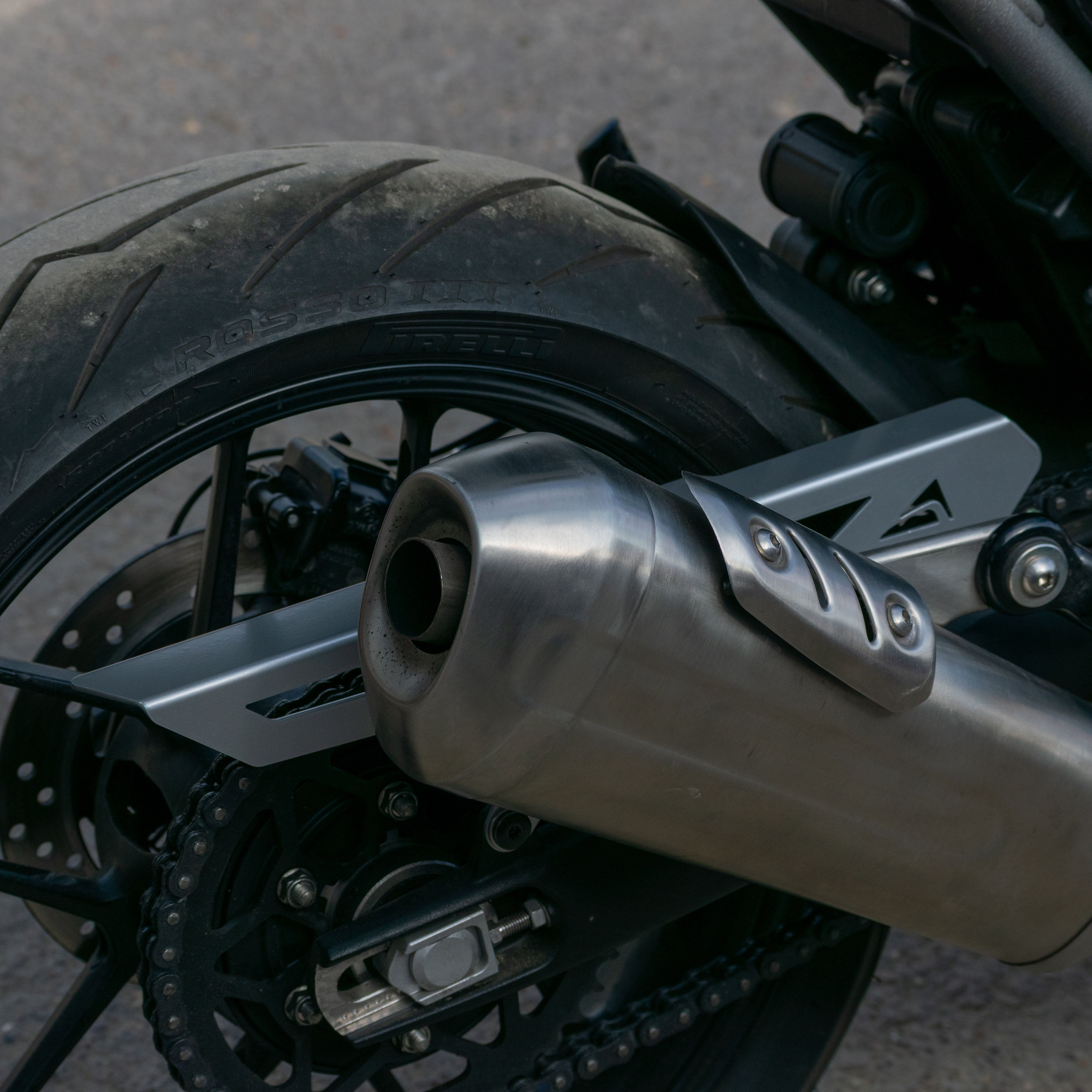Pyramid Chainguard | Gloss Silver | Triumph Speed 400 2024>Current-Chain Guards-Pyramid Motorcycle Accessories