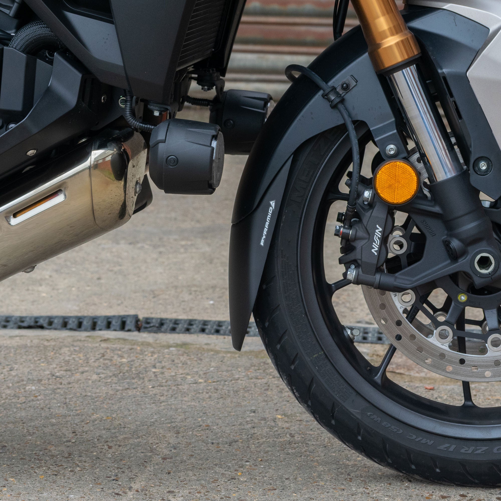 Pyramid Extenda Fenda | Matte Black | Honda NT1100 2025>Current -  Shop name