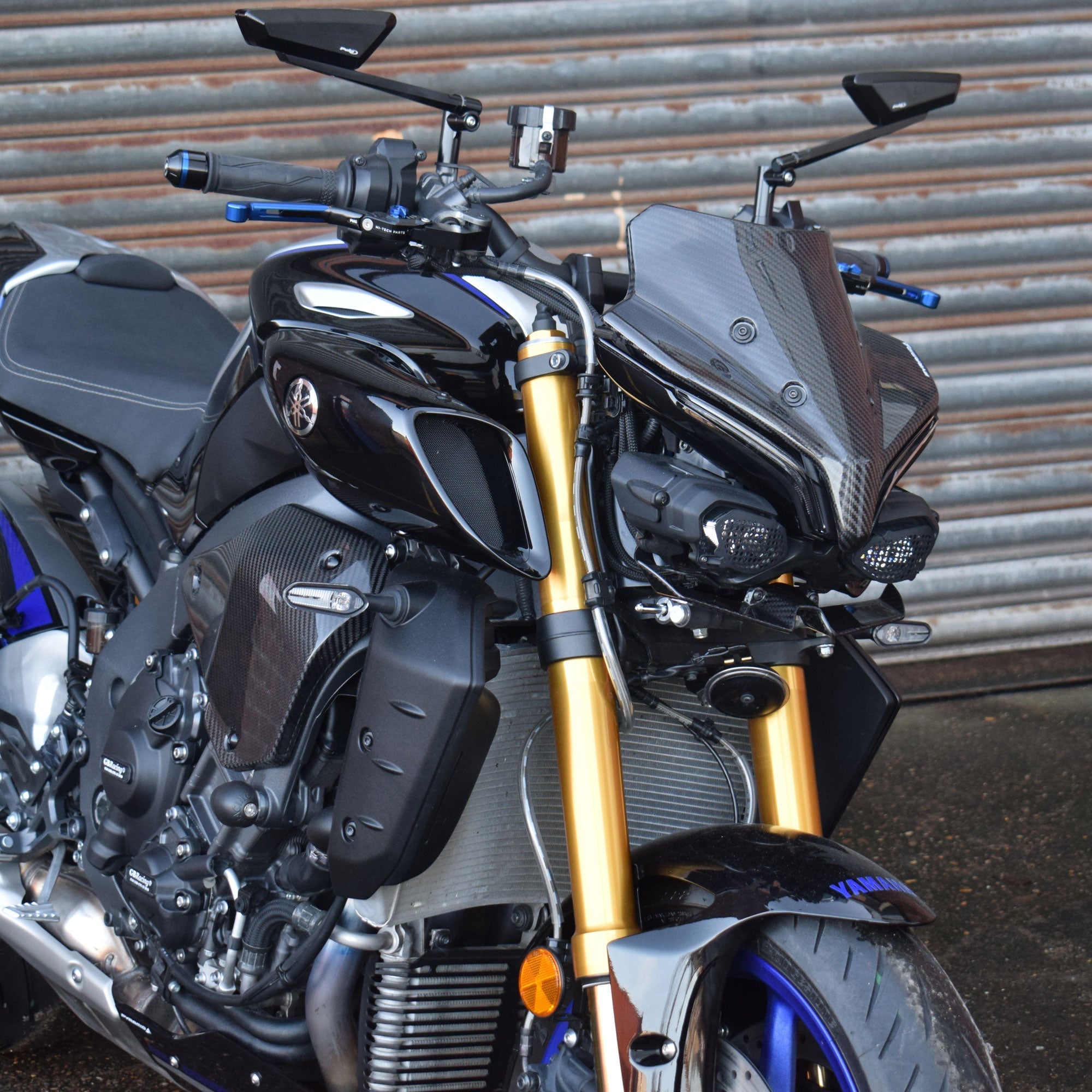 Pyramid Fly Screen | Carbon Fibre | Yamaha MT-10 SP 2022>Current-22215A-Screens-Pyramid Motorcycle Accessories