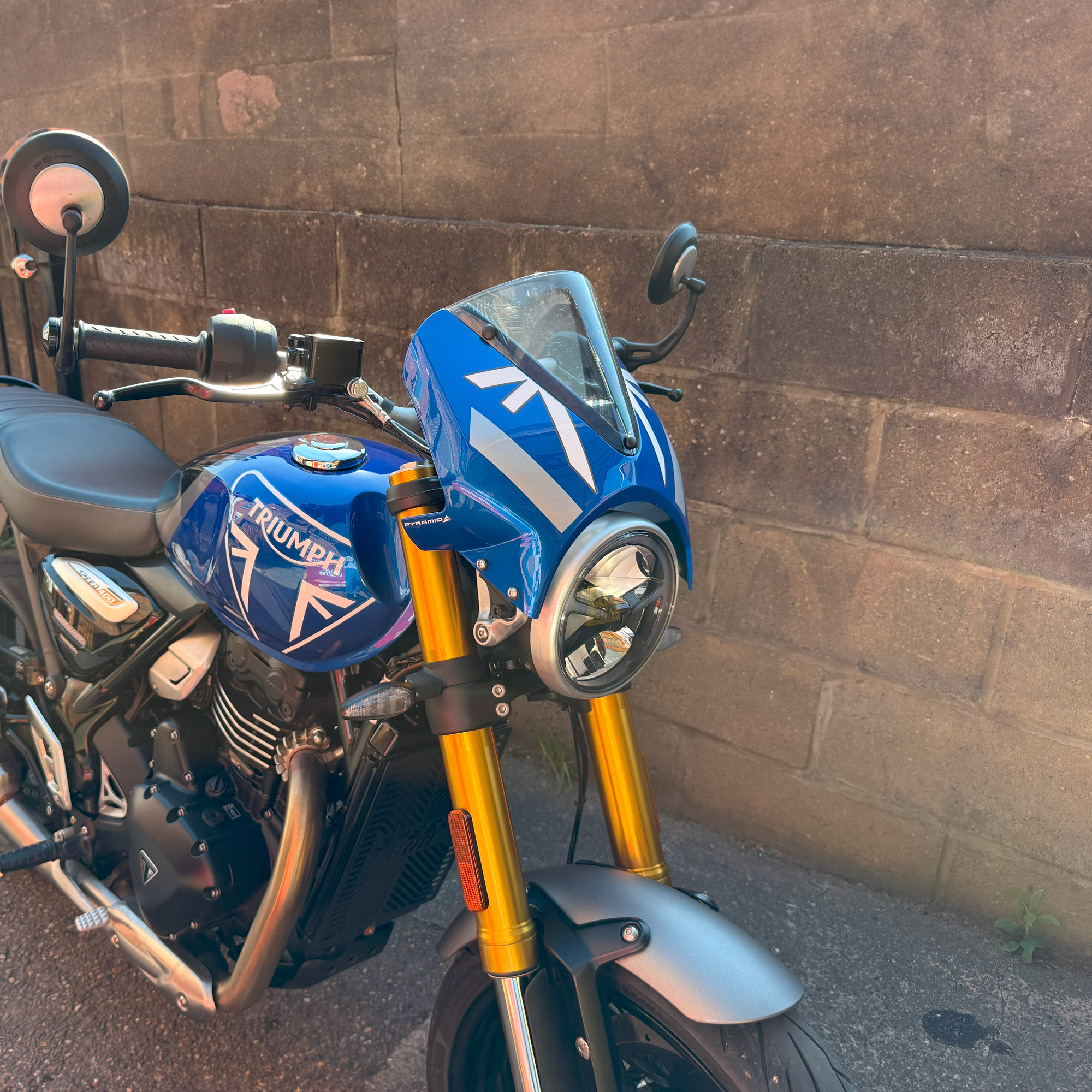 Pyramid Fly Screen | Caspian Blue/Storm Grey | Triumph Speed 400 2024>Current-Screens-Pyramid Motorcycle Accessories