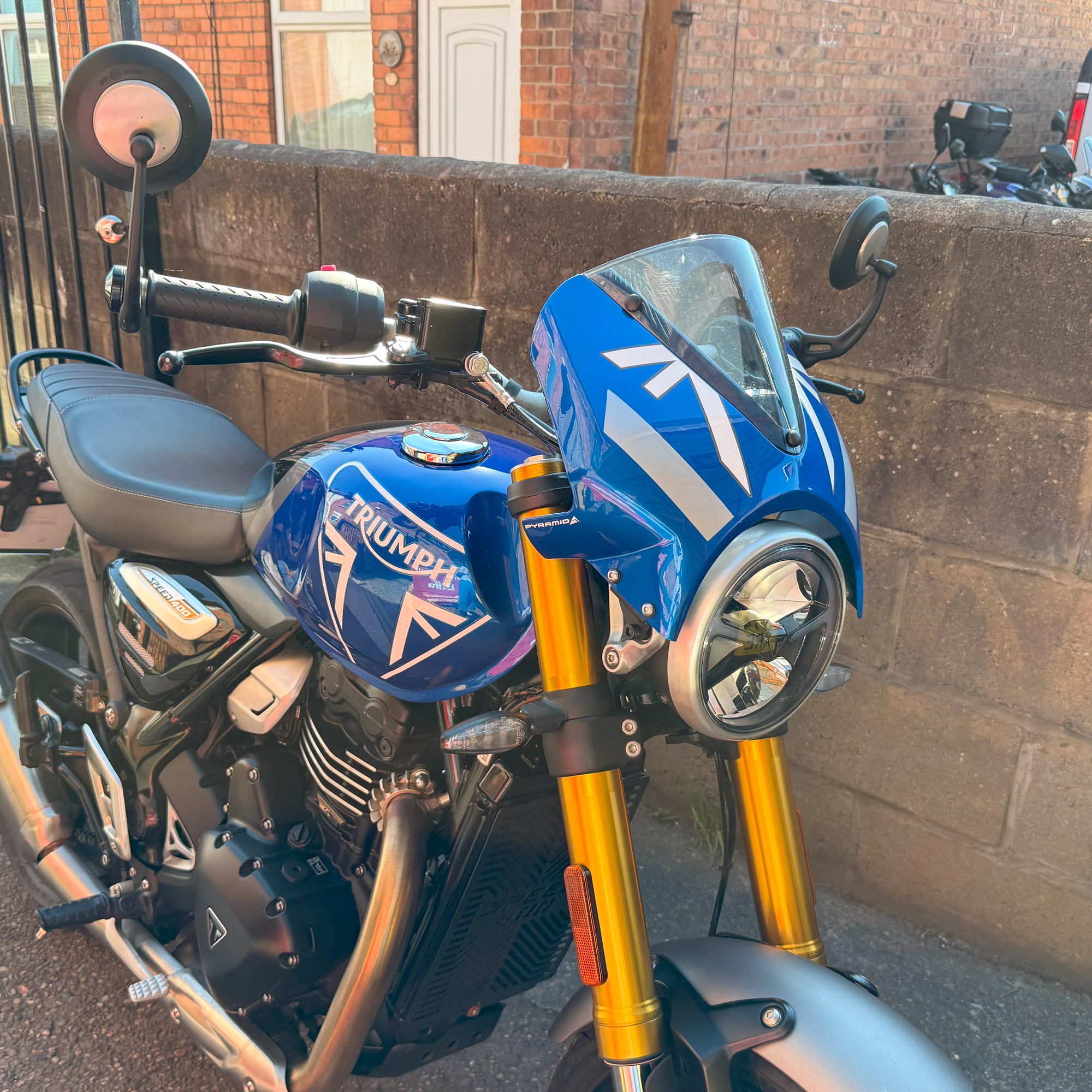 Pyramid Fly Screen | Caspian Blue/Storm Grey | Triumph Speed 400 2024>Current-Screens-Pyramid Motorcycle Accessories