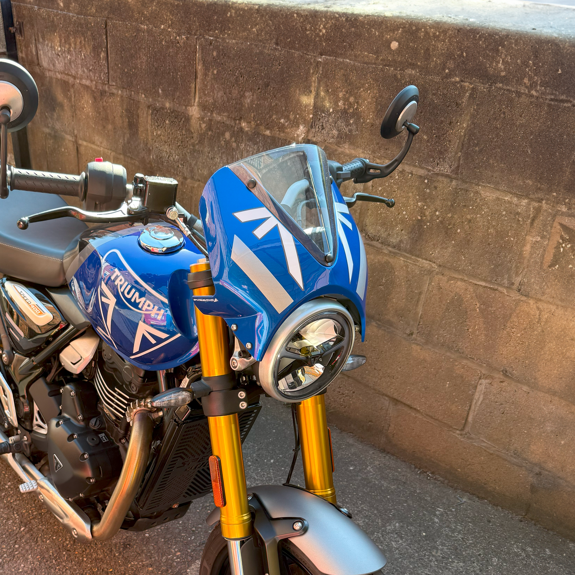 Pyramid Fly Screen | Caspian Blue/Storm Grey | Triumph Speed 400 2024>Current-Screens-Pyramid Motorcycle Accessories