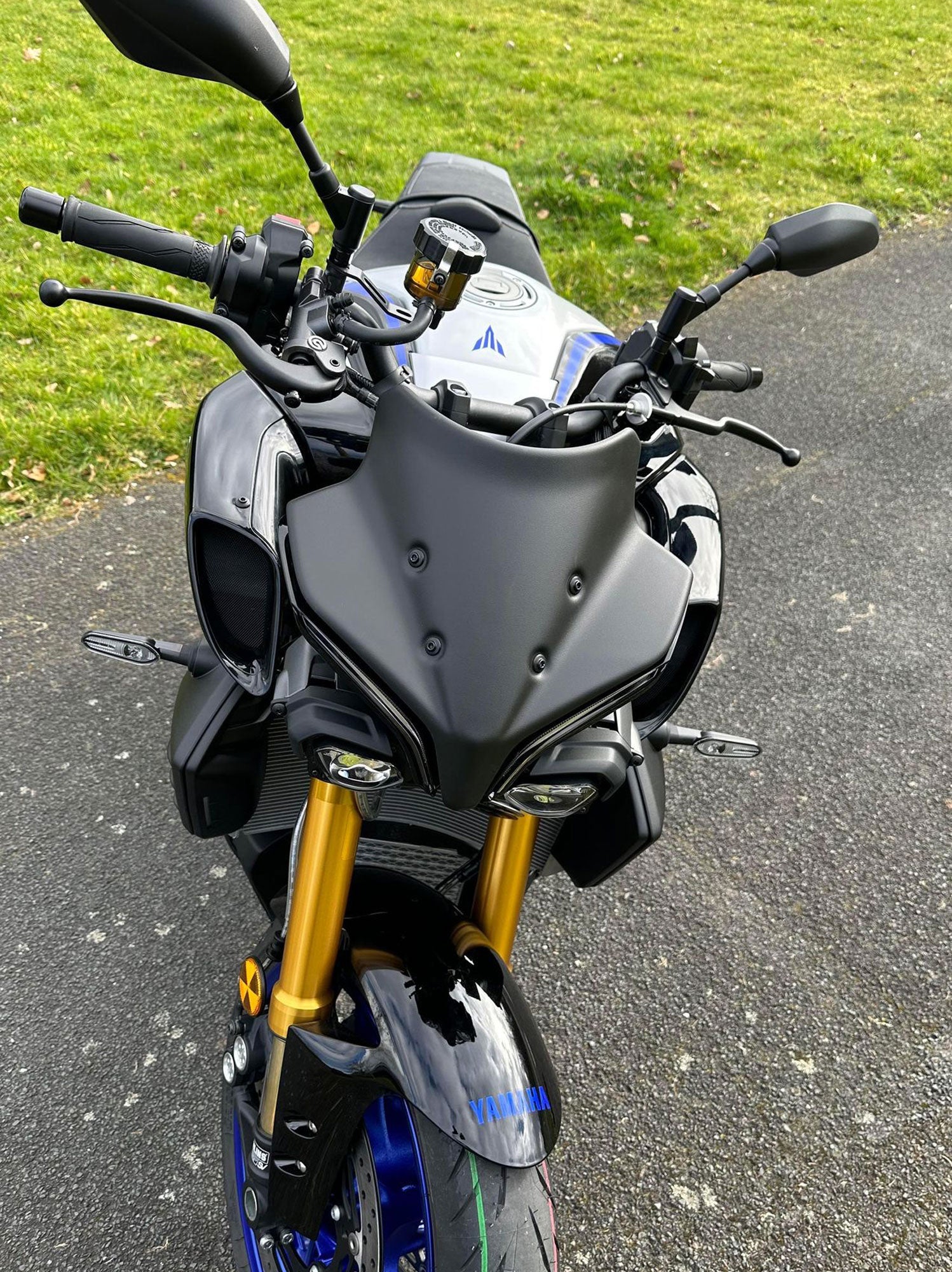 Pyramid Fly Screen | Cyan Storm Colours | Yamaha MT-10 2022>Current-22215D-Screens-Pyramid Motorcycle Accessories