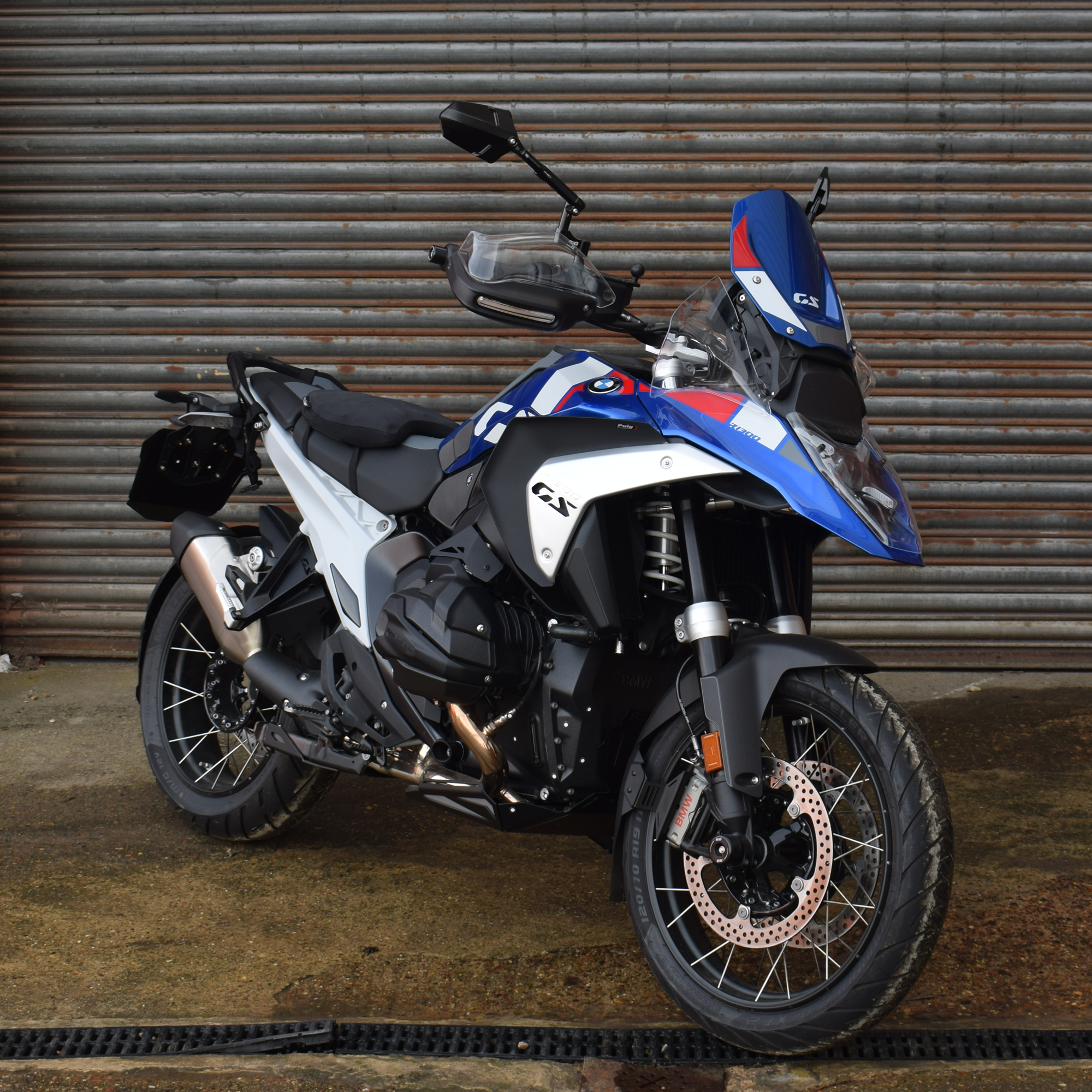 Pyramid Fly Screen | GS Trophy Colours | BMW R 1300 GS 2023>Current -  Shop name