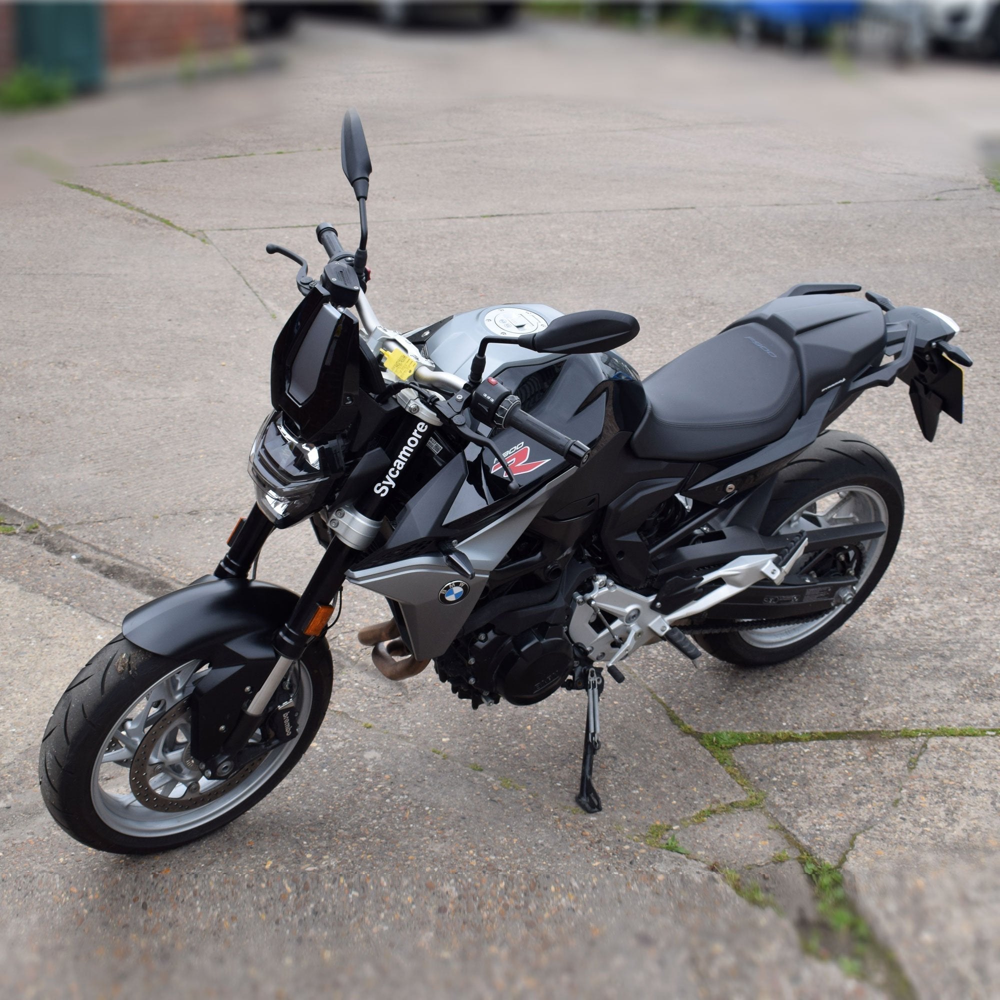 Pyramid Fly Screen | Hockenheim Silver Metallic & Racing Red | BMW F 900 R 2020>Current -  Shop name