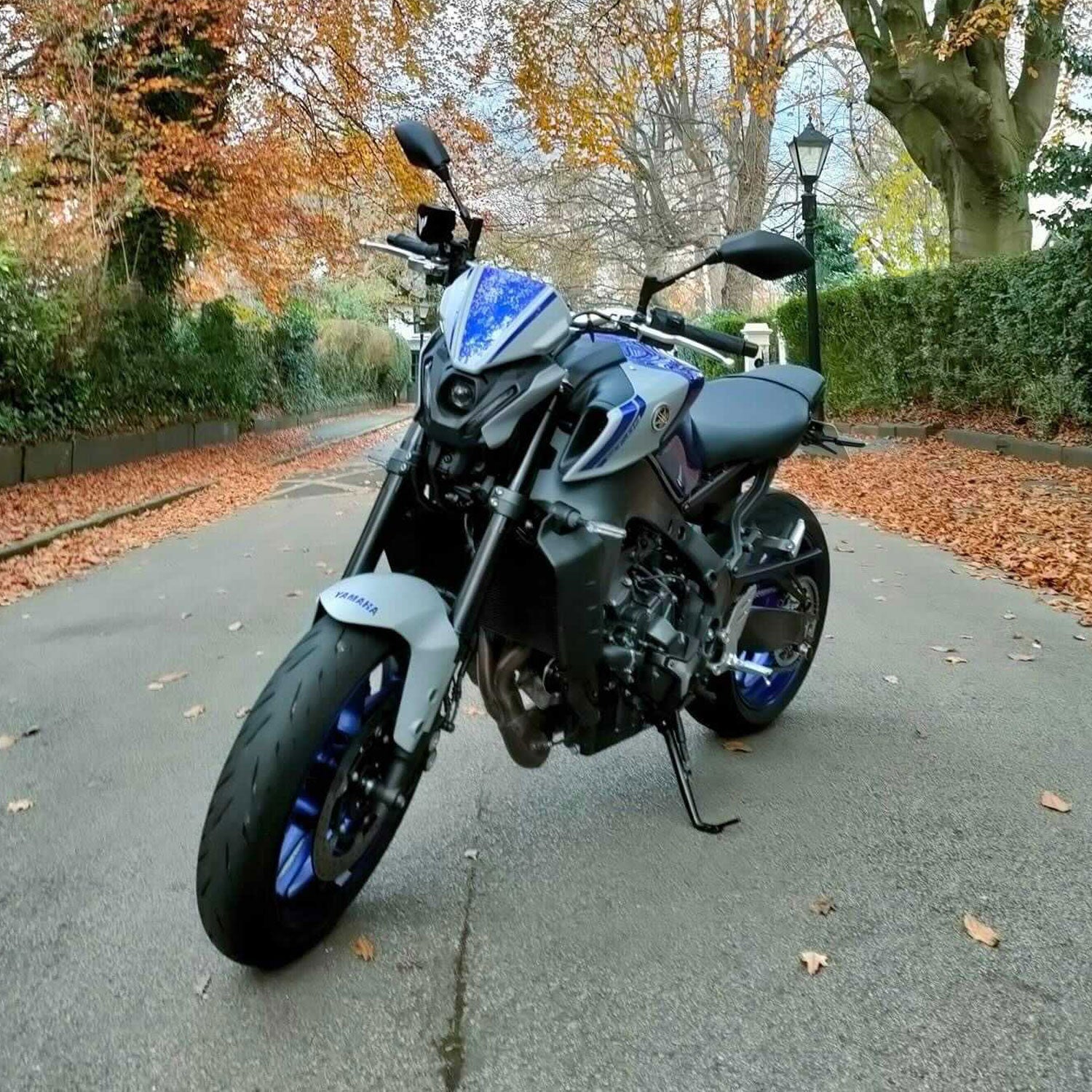 Pyramid Fly Screen | Icon Blue (Yamaha Blue) | Yamaha MT-09 2021>2023 -  Shop name
