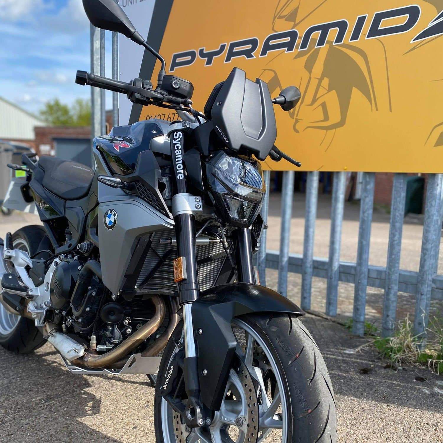 Pyramid Fly Screen | Matte Black | BMW F 900 R 2020>Current -  Shop name