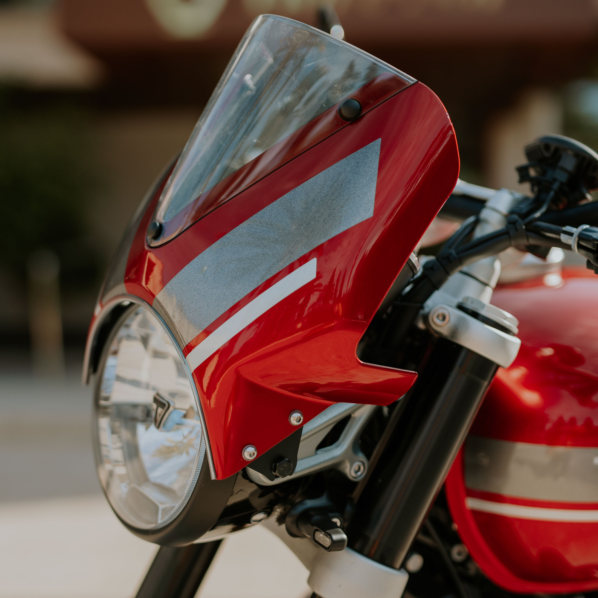 Pyramid Fly Screen | Red Hopper Scheme | Triumph Speed Twin 1200 2019>2024-Screens-Pyramid Motorcycle Accessories