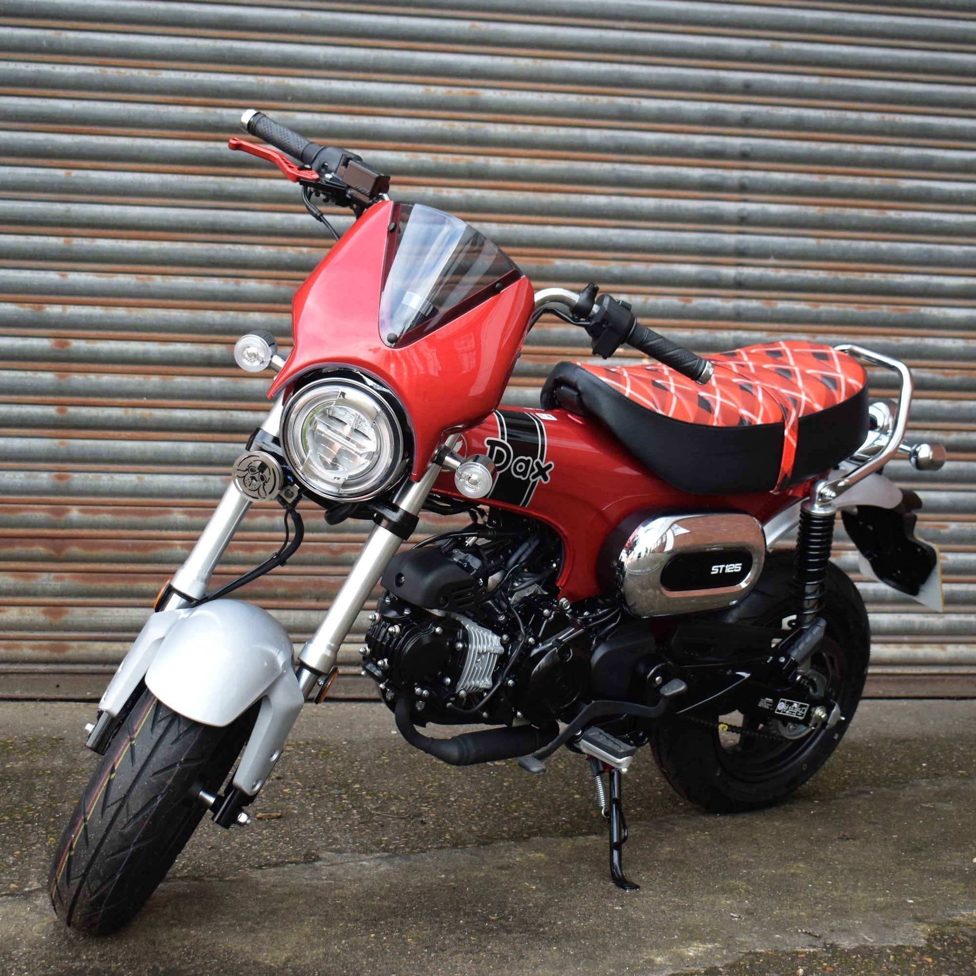 カツミ様 25センチストレート ファイブスターUVフロントスクリーン Pyramid Fly Screen | Unpainted | Honda ST125 Dax 2023>Current