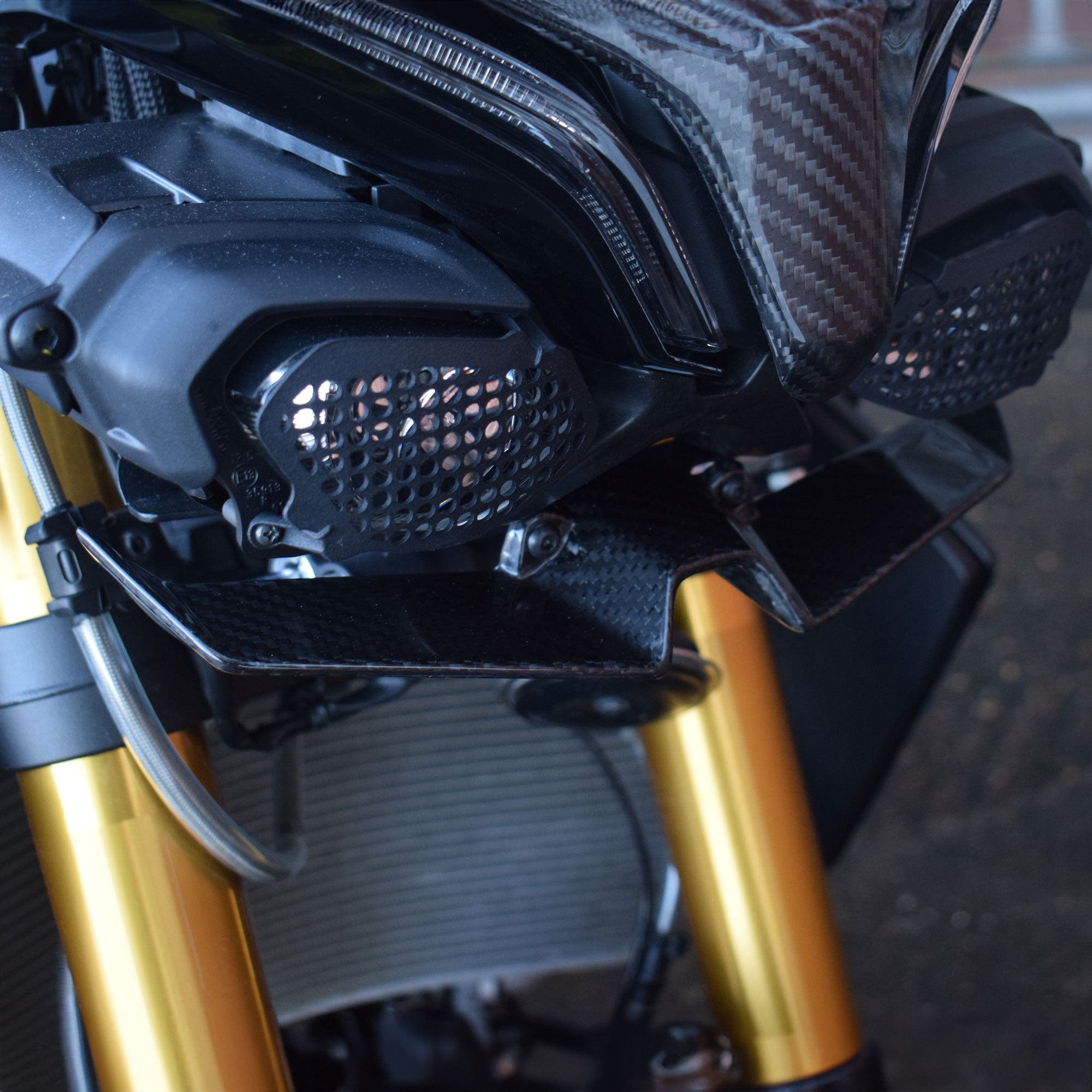 Pyramid Frontal Wing | Carbon Fibre | Yamaha MT-10 2022>Current-38288A-Side Spoilers-Pyramid Motorcycle Accessories