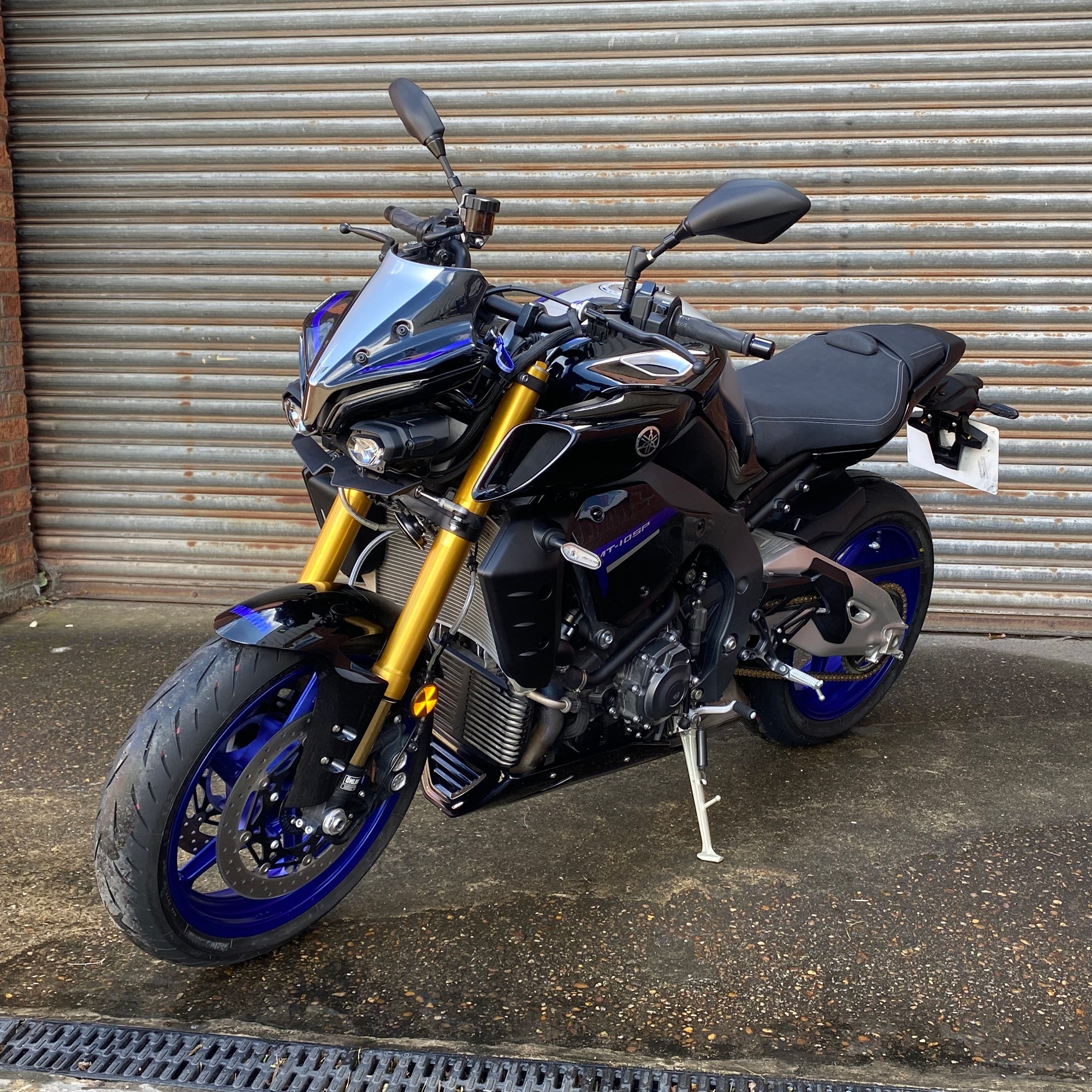 Pyramid Frontal Wing | Matte Black | Yamaha MT-10 2022>Current-38288M-Side Spoilers-Pyramid Motorcycle Accessories