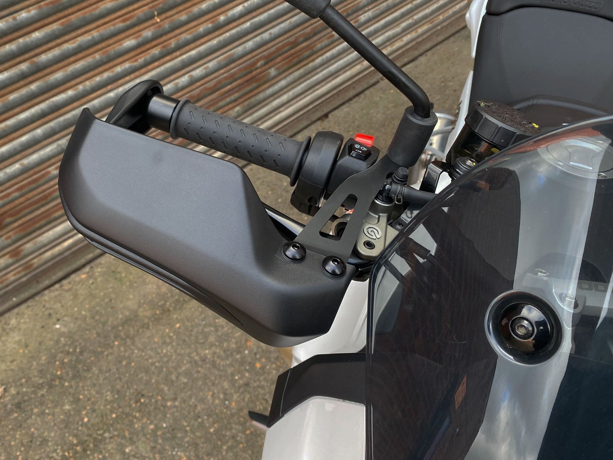 Pyramid Handguards | Matte Black | Moto Guzzi V100 Mandello S 2022>Current -  Shop name