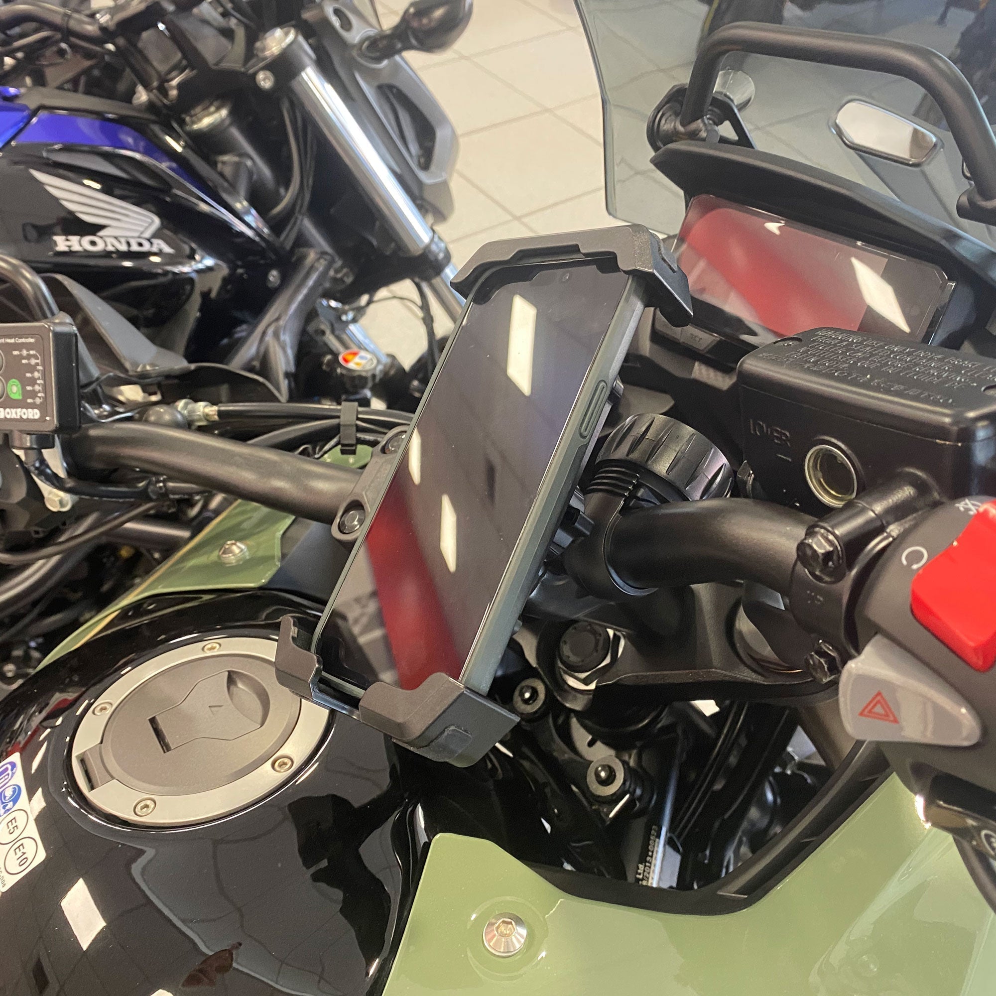 Pyramid Handlebar Mounted Phone Holder With Vibration Dampener -  Shop name