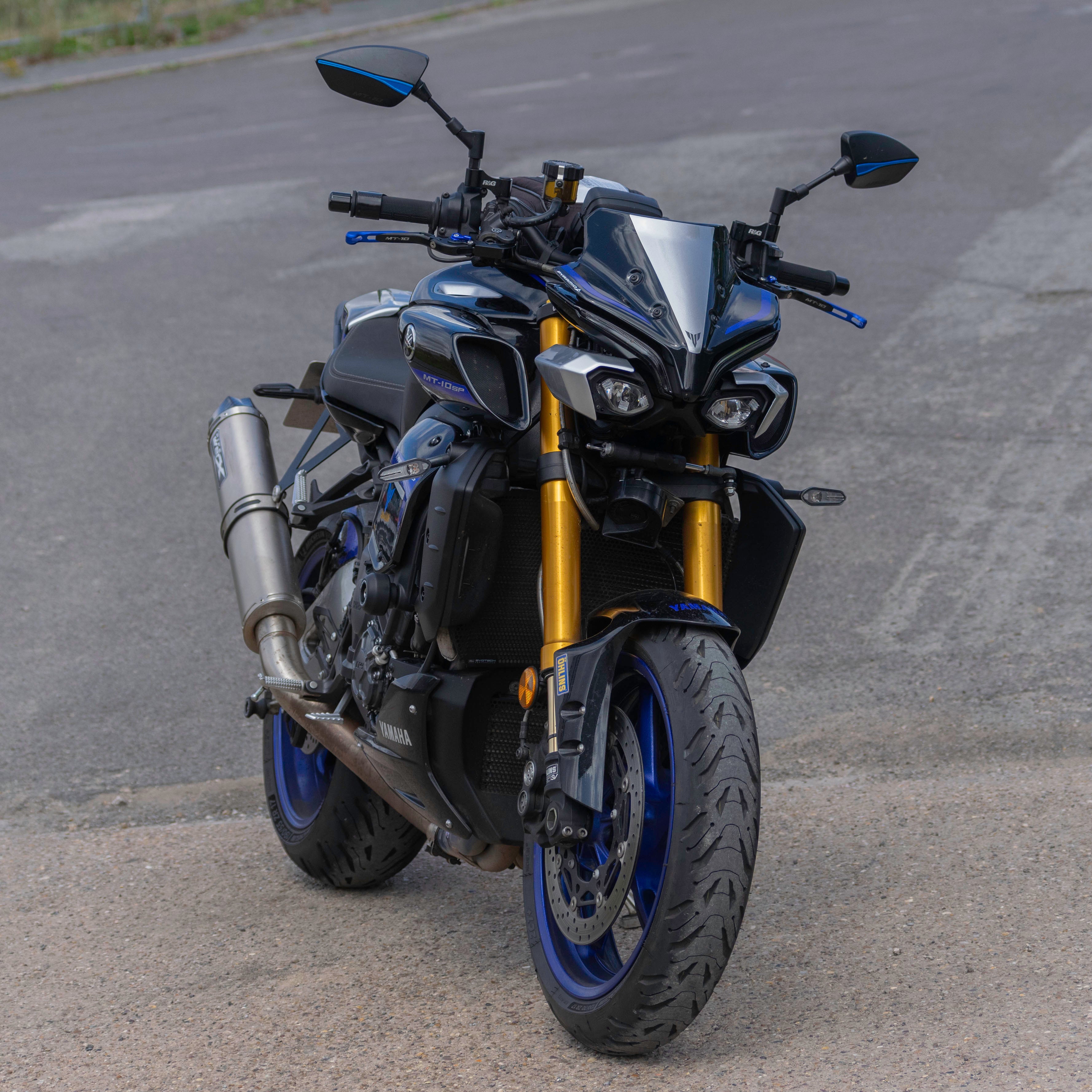 Pyramid Headlight Shrouds | SP Liquid Metal | Yamaha MT-10 2024>Current-Decals-Pyramid Motorcycle Accessories