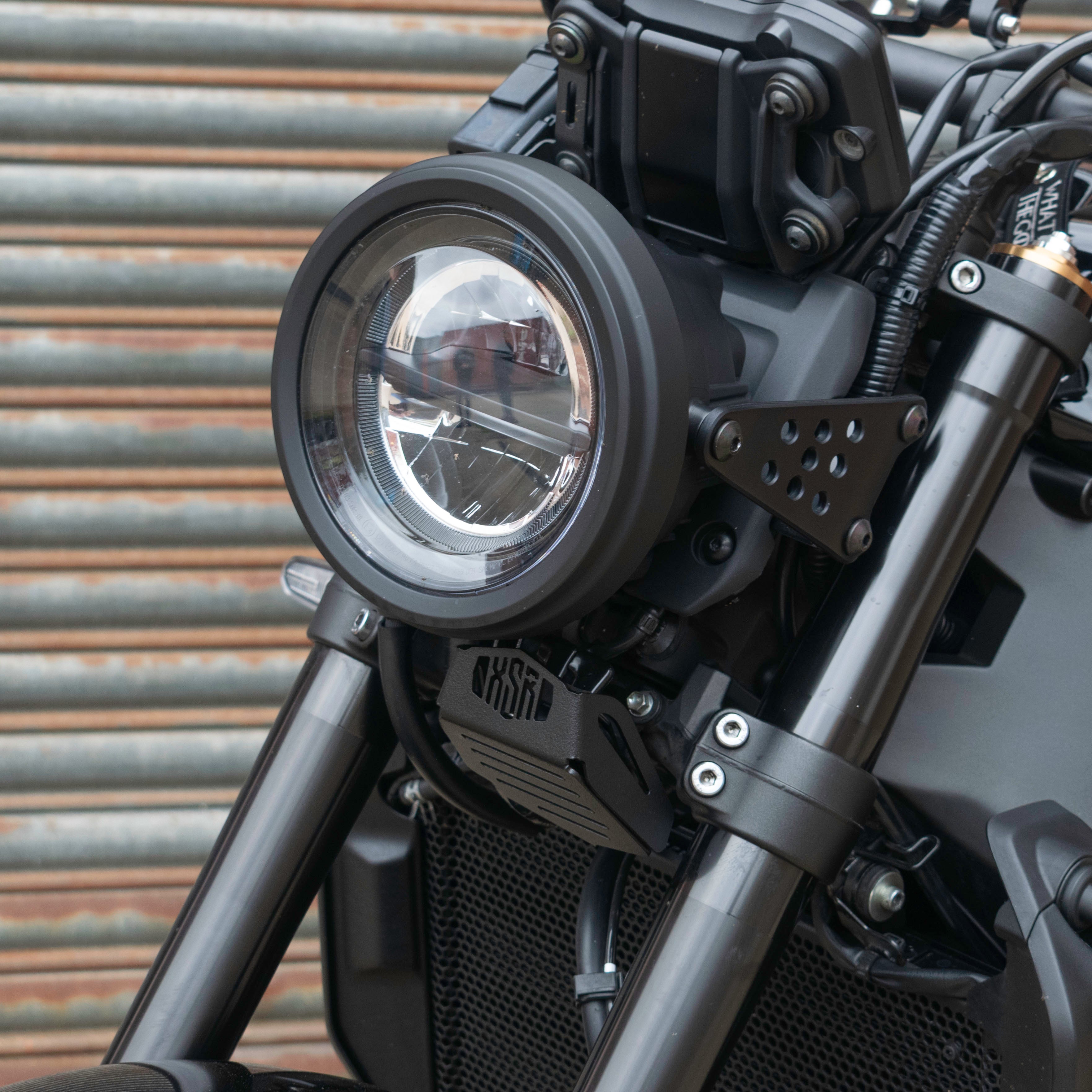 Pyramid Horn Cover | Black | Yamaha XSR 900 2022>Current -  Shop name