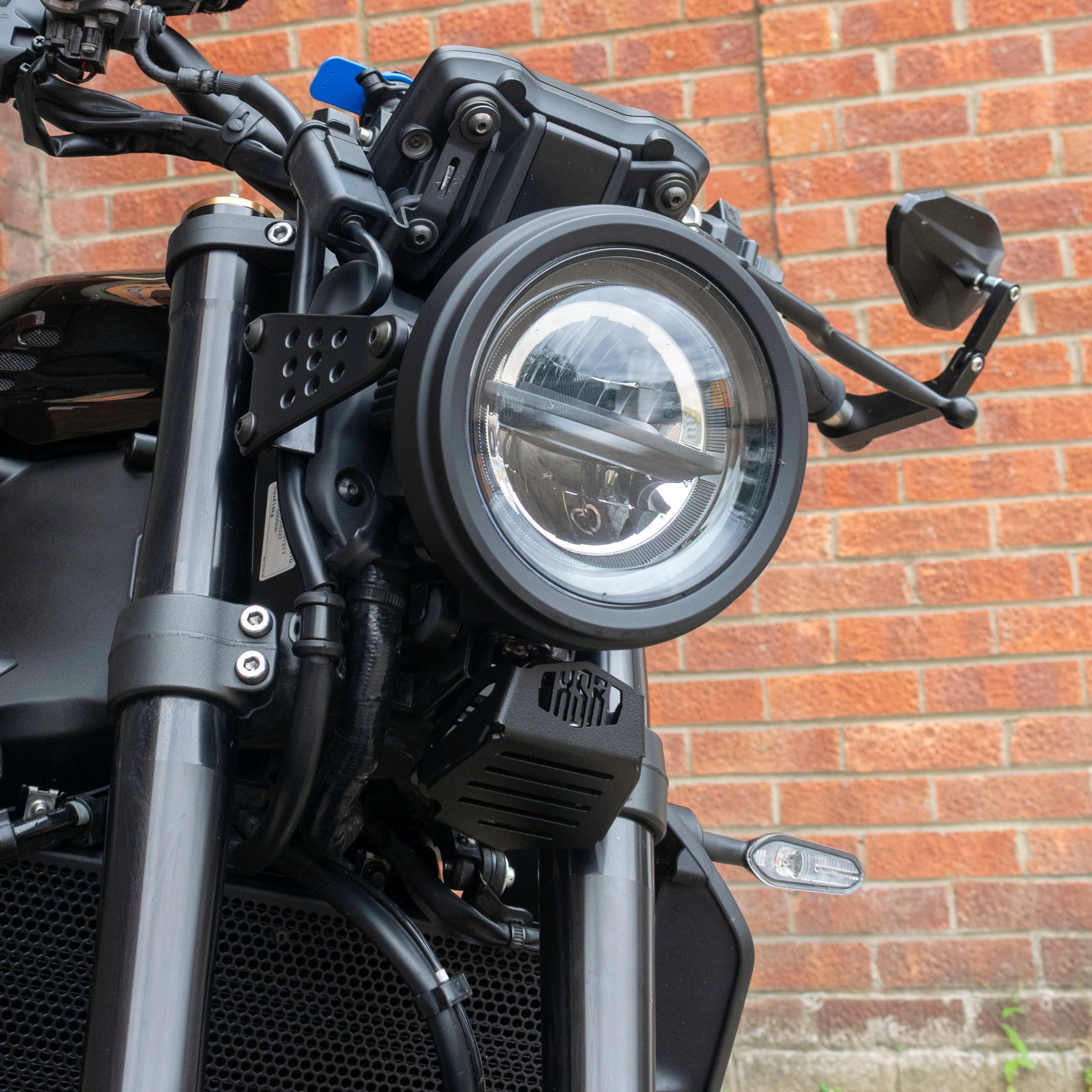 Pyramid Horn Cover | Black | Yamaha XSR 900 2022>Current -  Shop name