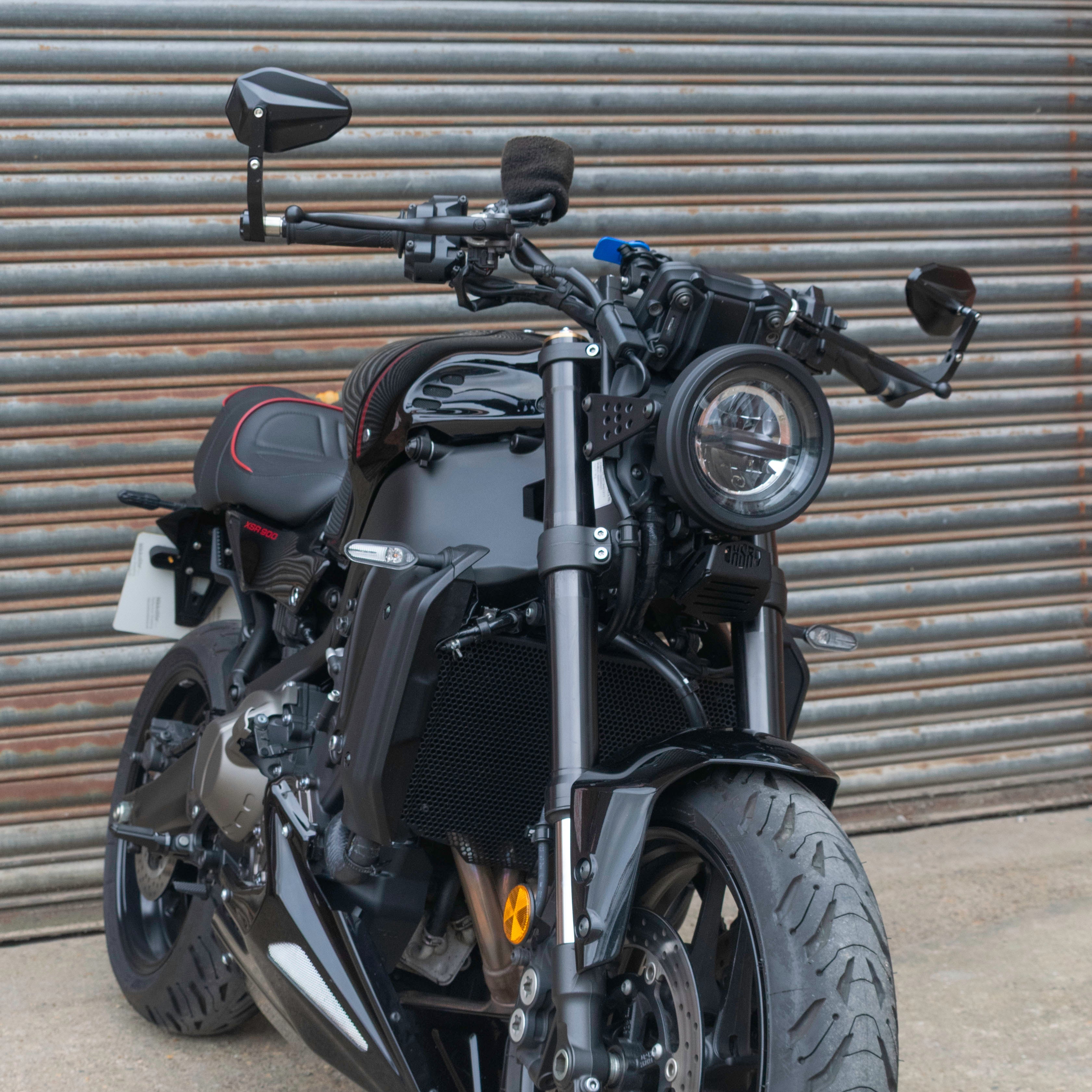 Pyramid Horn Cover | Black | Yamaha XSR 900 2022>Current -  Shop name