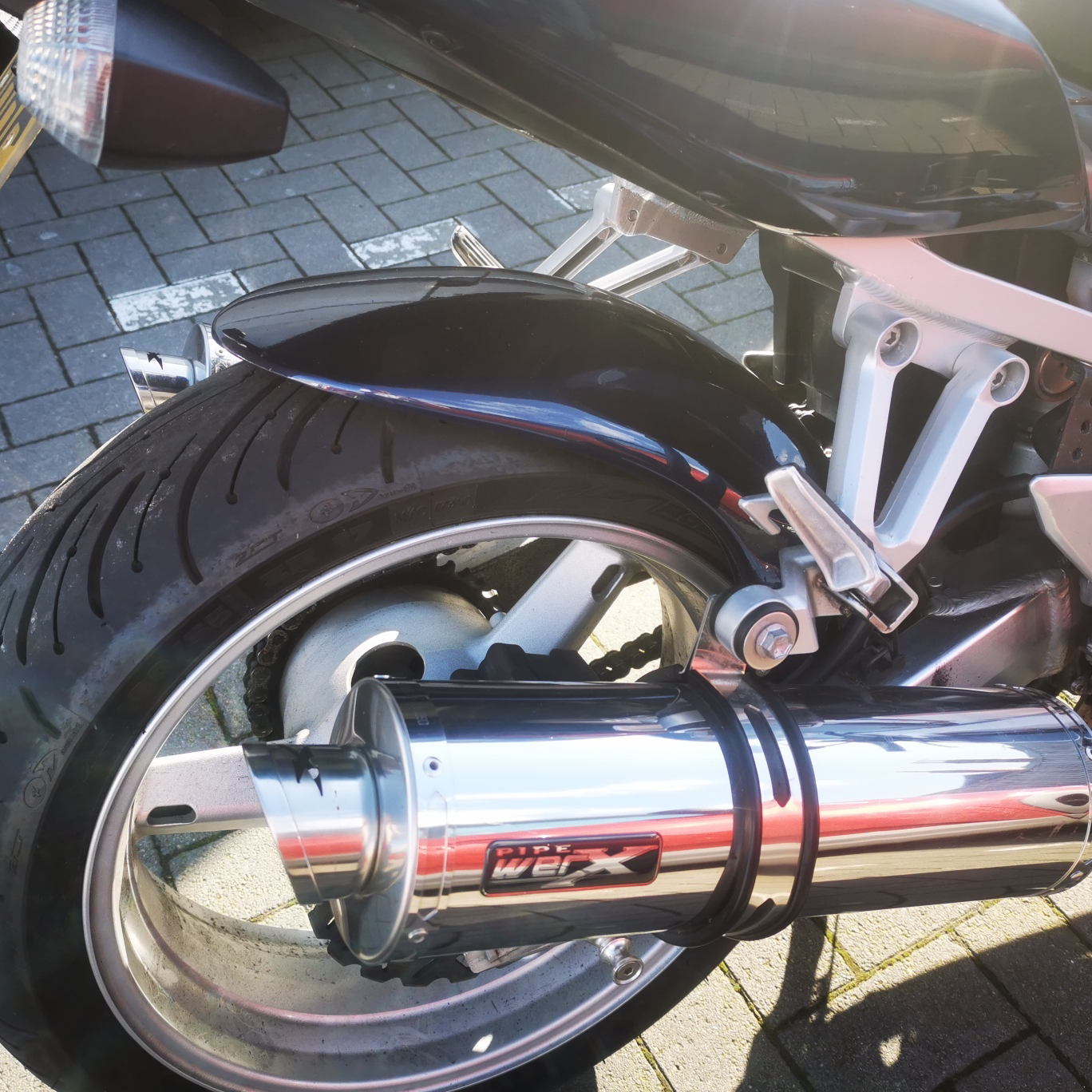 Pyramid Hugger | Gloss Black (184mm Chainguard) | Suzuki SV 1000 S 2003>2007-Huggers-Pyramid Motorcycle Accessories