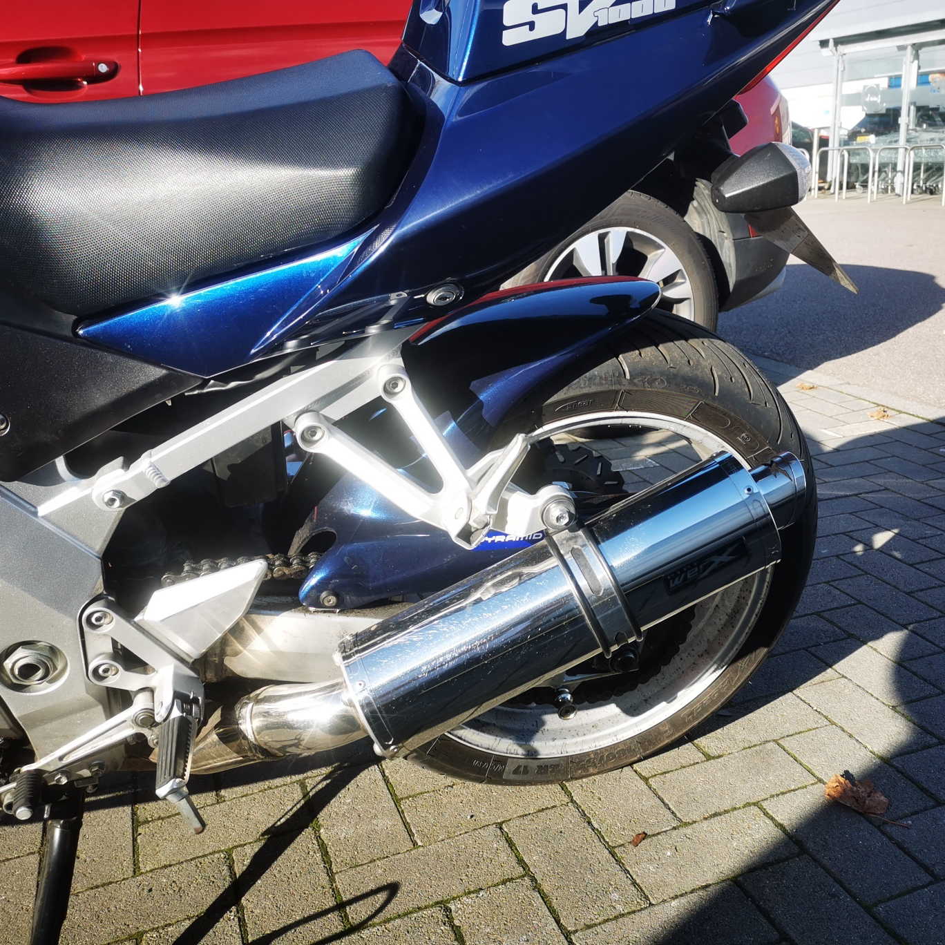 Pyramid Hugger | Gloss Black (184mm Chainguard) | Suzuki SV 1000 S 2003>2007-Huggers-Pyramid Motorcycle Accessories