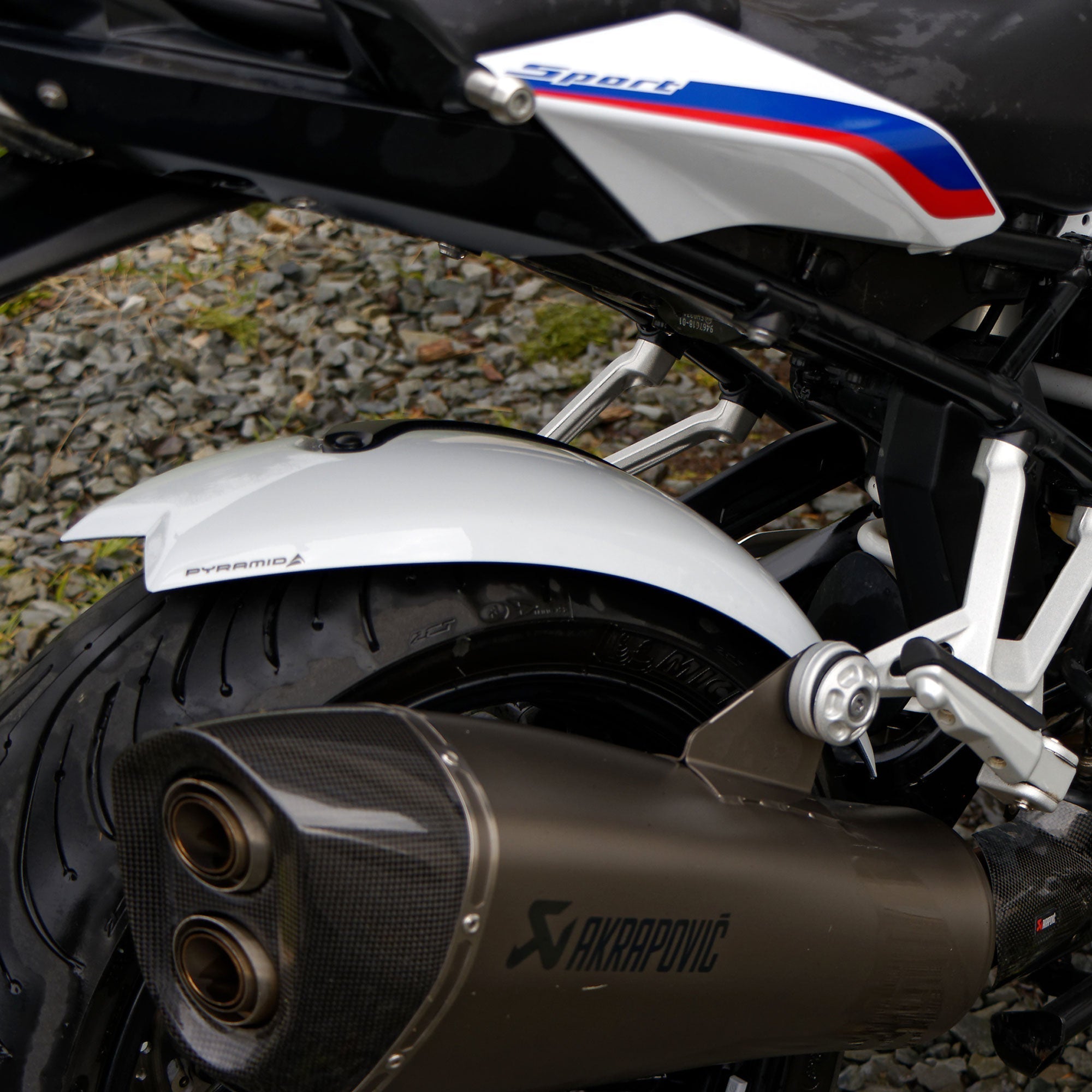 Pyramid Hugger | Light White (Style Sport) | BMW R 1250 R 2019>Current-Huggers-Pyramid Motorcycle Accessories