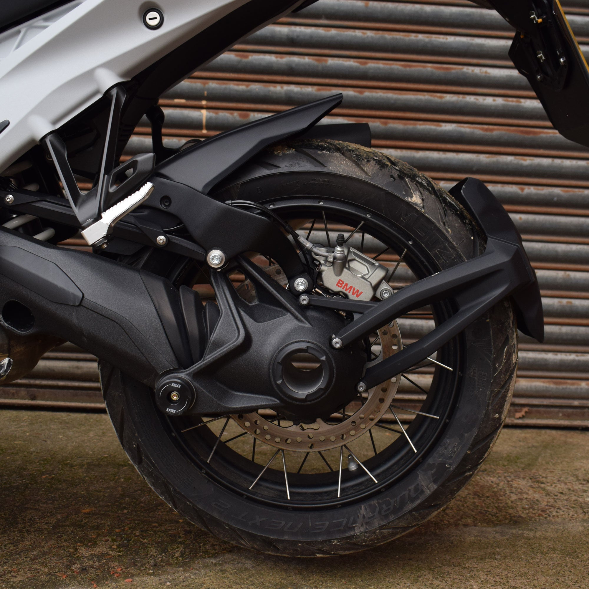 Pyramid Hugger | Matte Black | BMW R 1300 GS 2023>Current -  Shop name