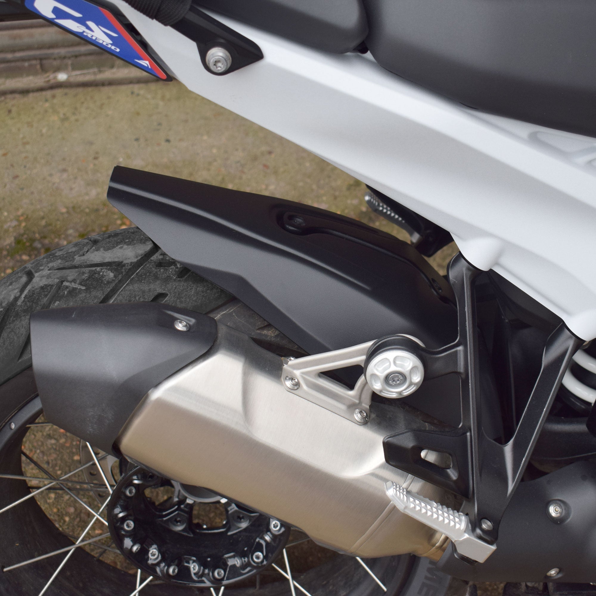 Pyramid Hugger | Matte Black | BMW R 1300 GS 2023>Current -  Shop name