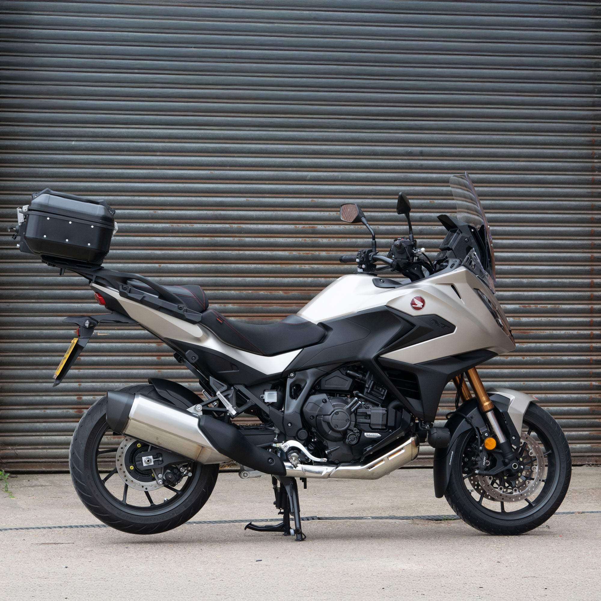 Pyramid Hugger | Matte Black | Honda NT 1100 2025>Current-Huggers-Pyramid Motorcycle Accessories