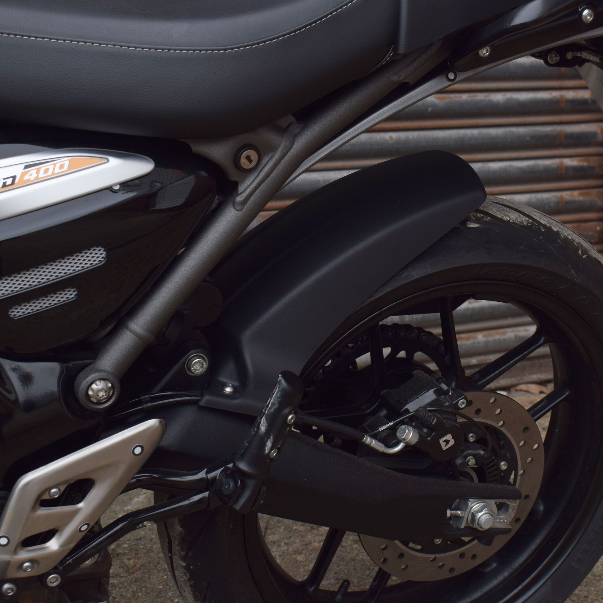 Pyramid Hugger | Matte Black | Triumph Speed 400 2024>Current-076910M-Huggers-Pyramid Motorcycle Accessories