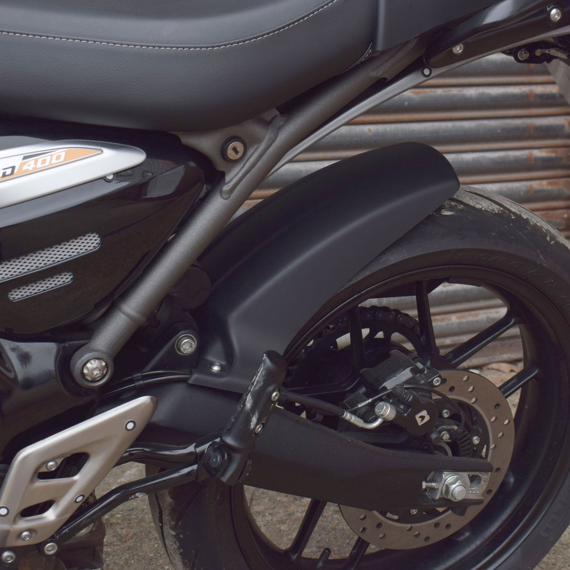 Pyramid Hugger | Matte Black | Triumph Speed 400 2024>Current-Huggers-Pyramid Motorcycle Accessories