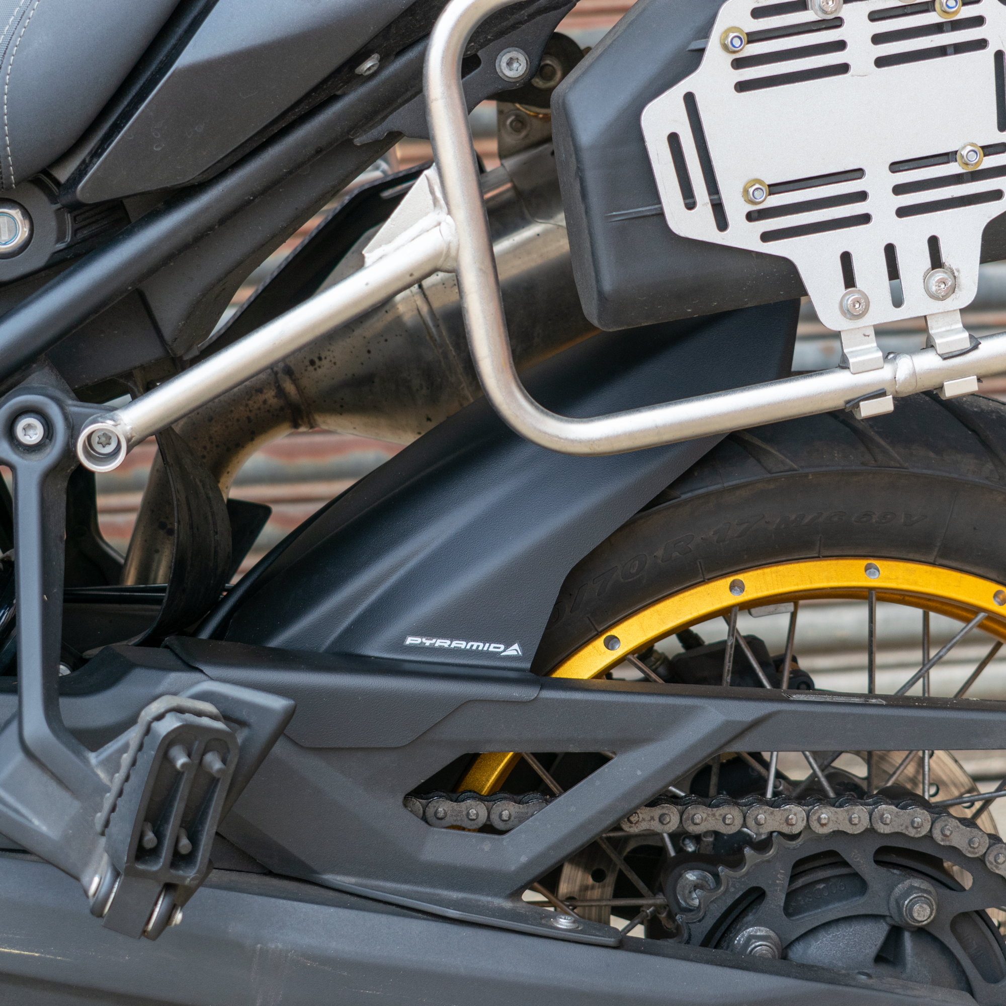 Pyramid Hugger | Matte Black | Voge DS900X Hugger 2024>Current -  Shop name