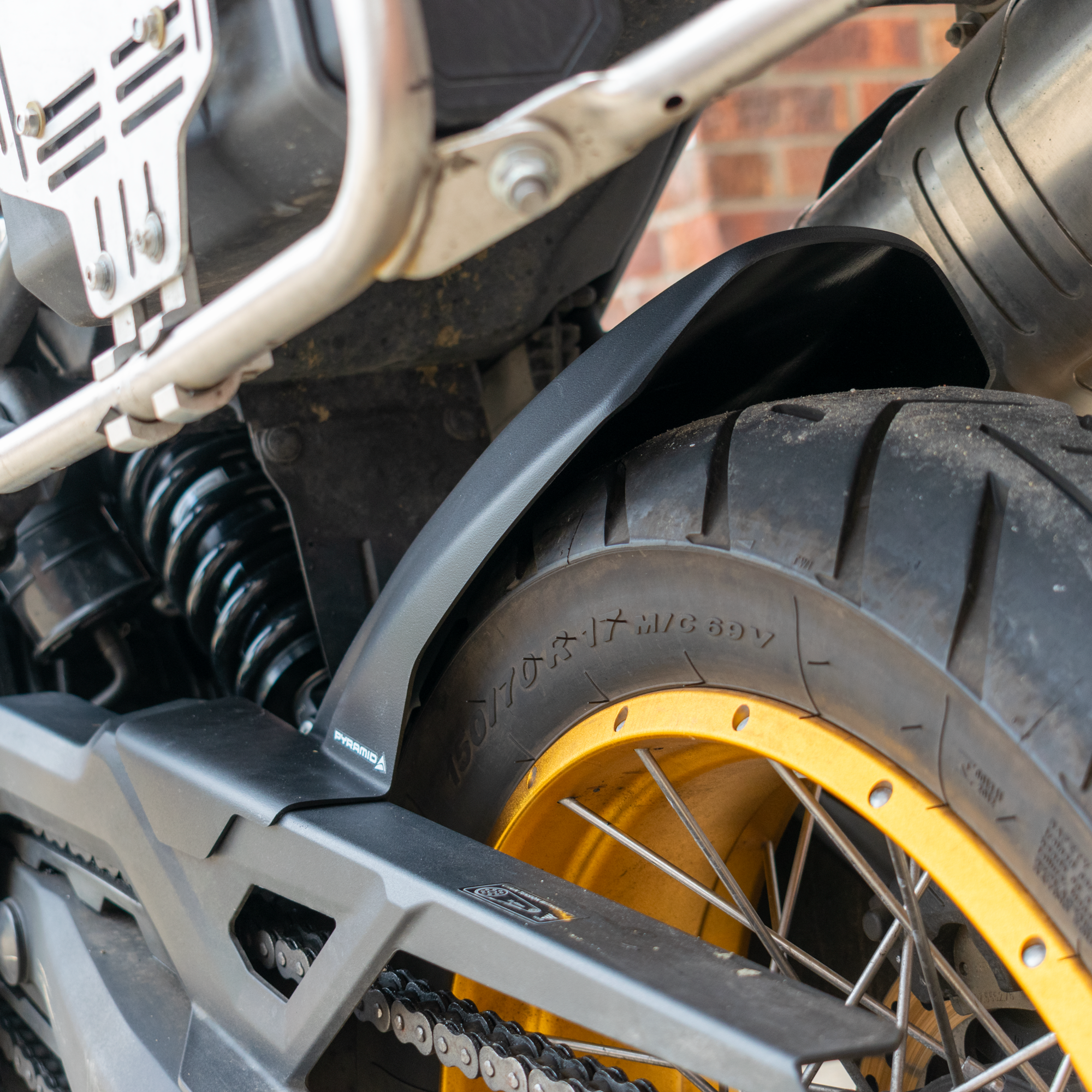 Pyramid Hugger | Matte Black | Voge DS900X Hugger 2024>Current -  Shop name