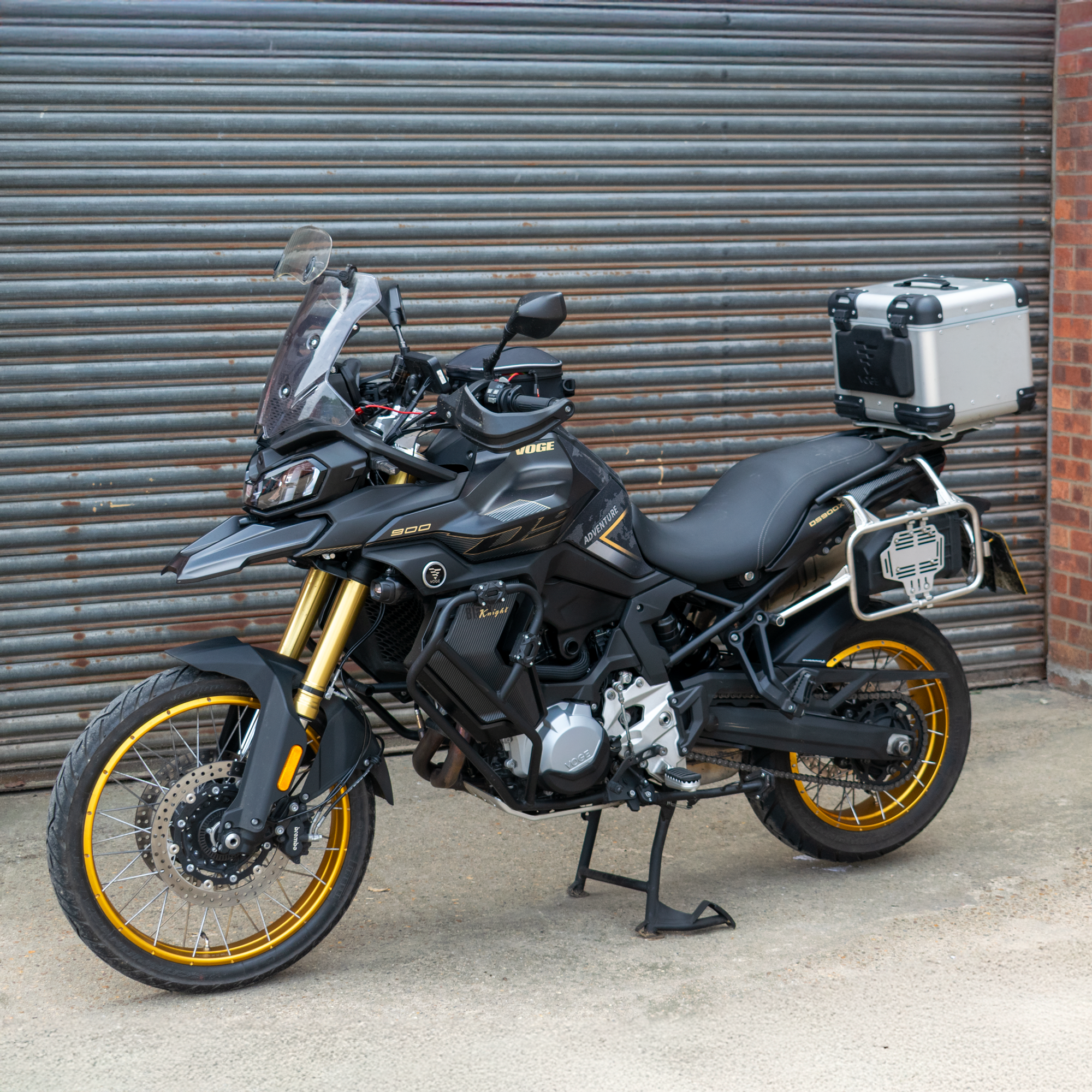 Pyramid Hugger | Matte Black | Voge DS900X Hugger 2024>Current -  Shop name