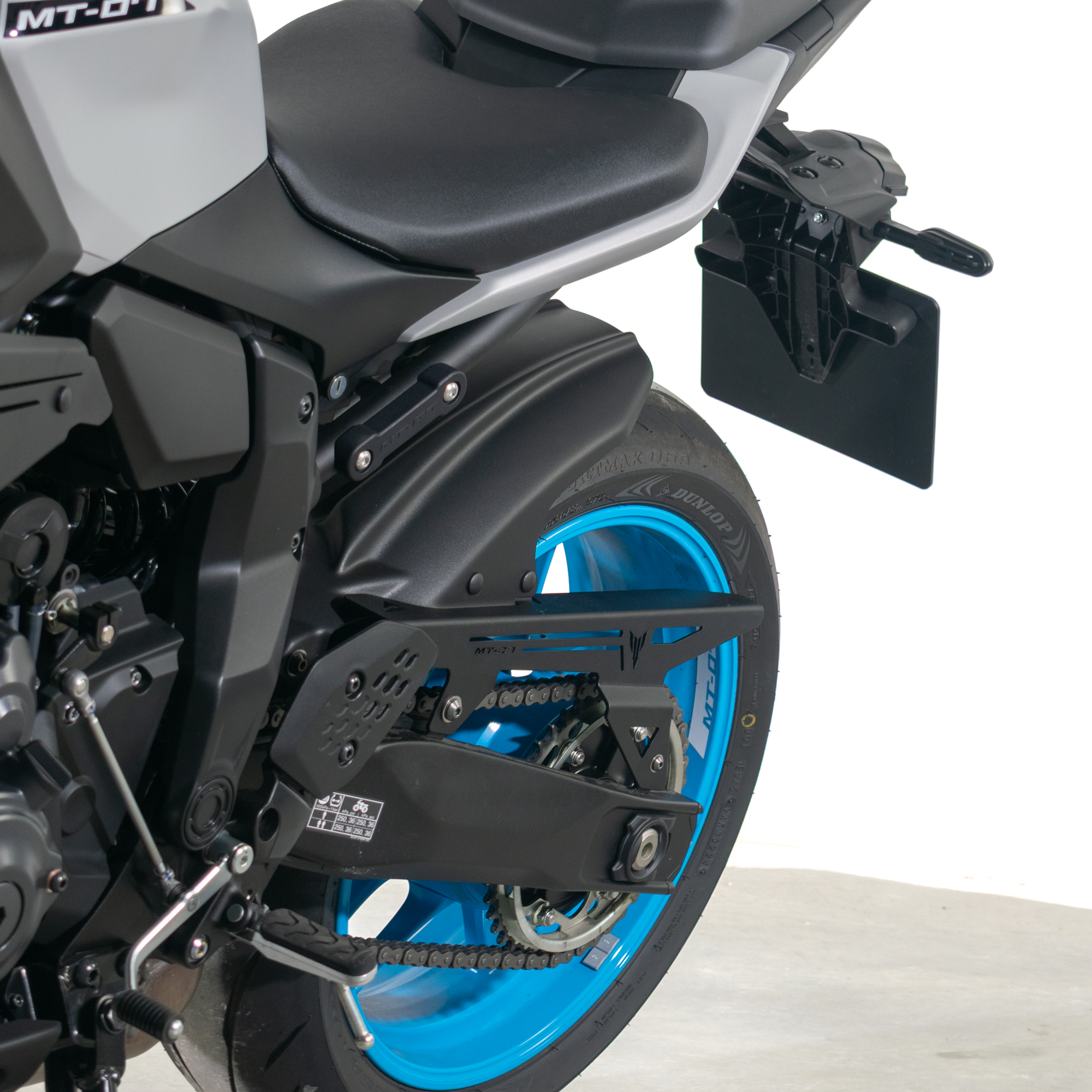 Pyramid Hugger | Matte Black | Yamaha MT-07 2025>Current-Huggers-Pyramid Motorcycle Accessories