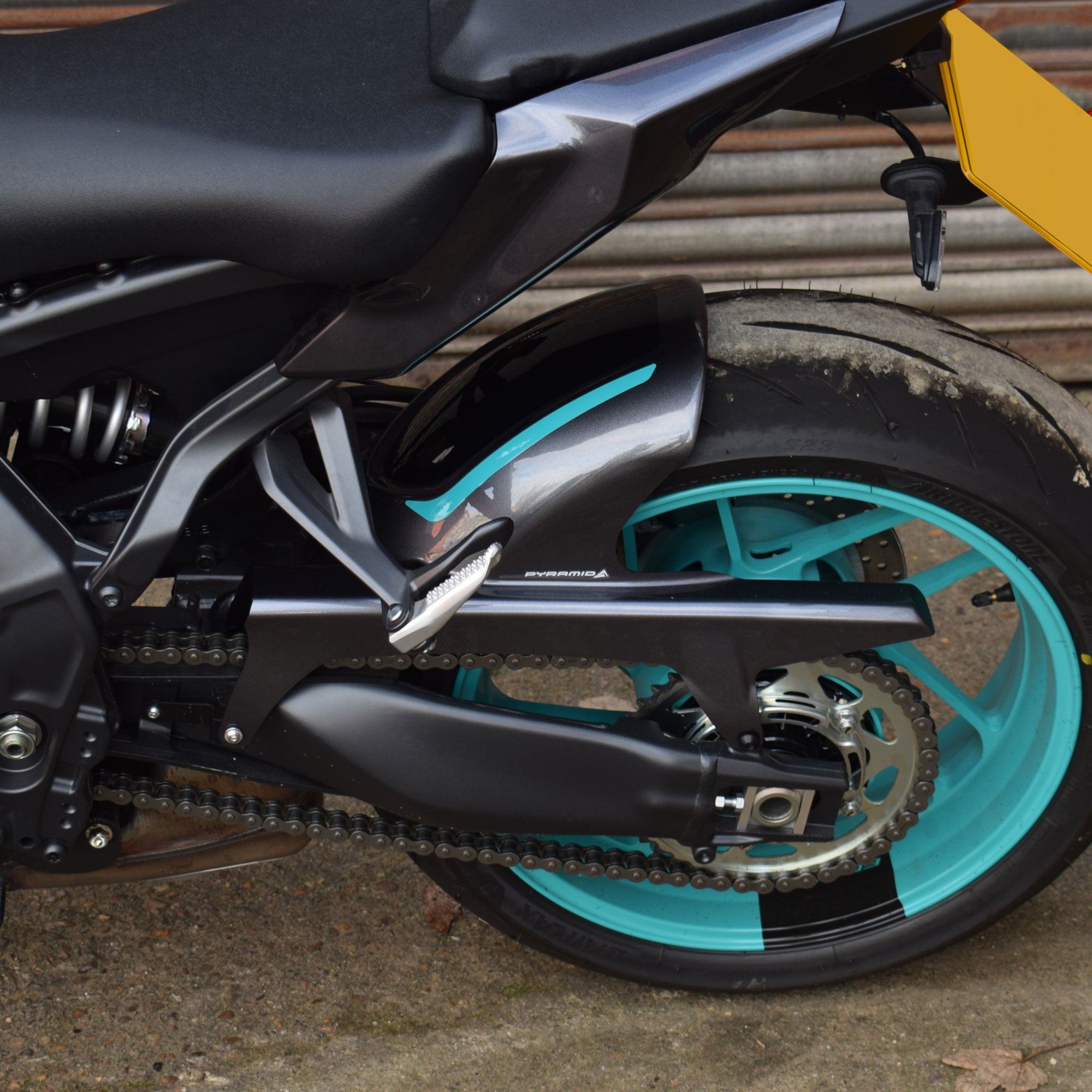 Pyramid Hugger | Midnight Cyan | Yamaha MT-09 2024>Current-Huggers-Pyramid Motorcycle Accessories