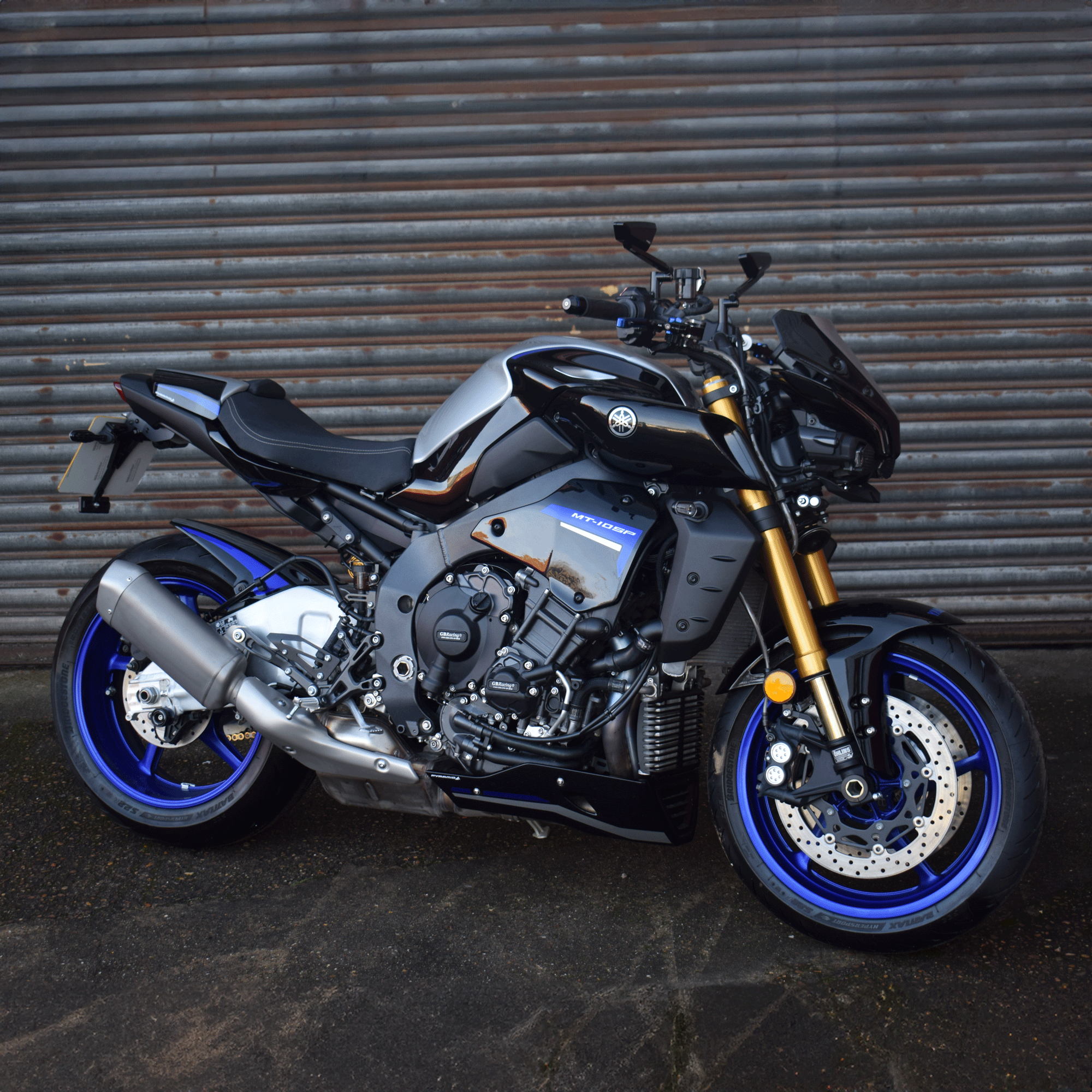 Pyramid Hugger | Midnight Cyan | Yamaha MT-10 2016>Current -  Shop name