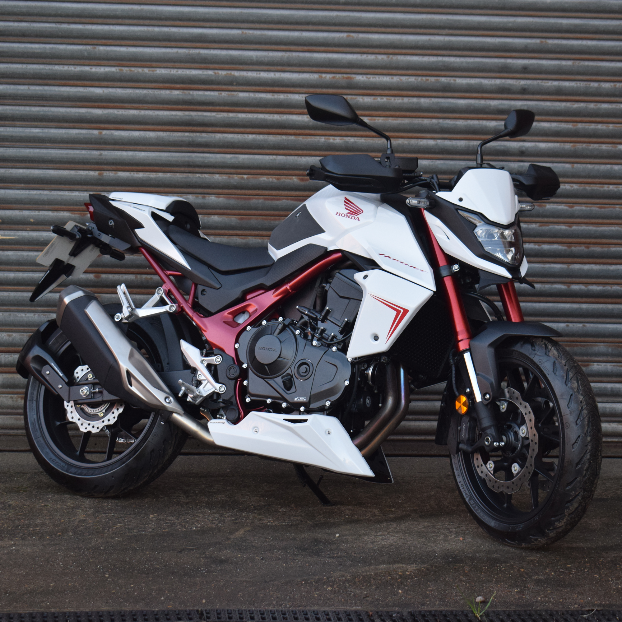 Pyramid Radiator Cheeks | Graphite Black | Honda CB750 Hornet 2022>2024 -  Shop name