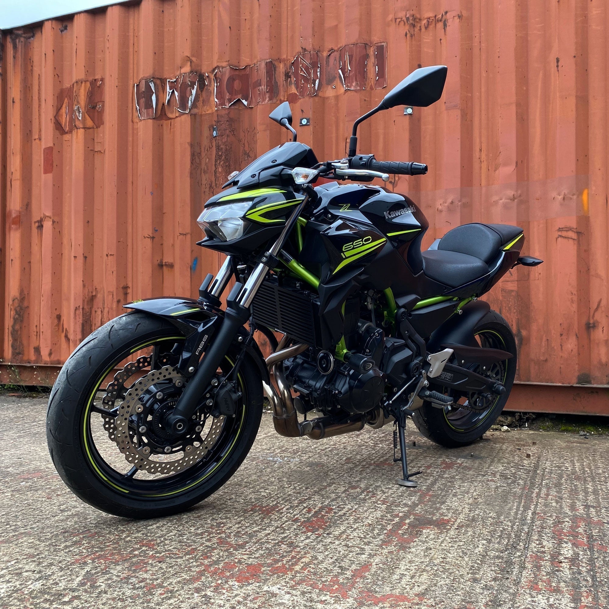 Pyramid Radiator Guard | Matte Black | Kawasaki Ninja 650 2017>Current -   Pyramid Motorcycle Accessories